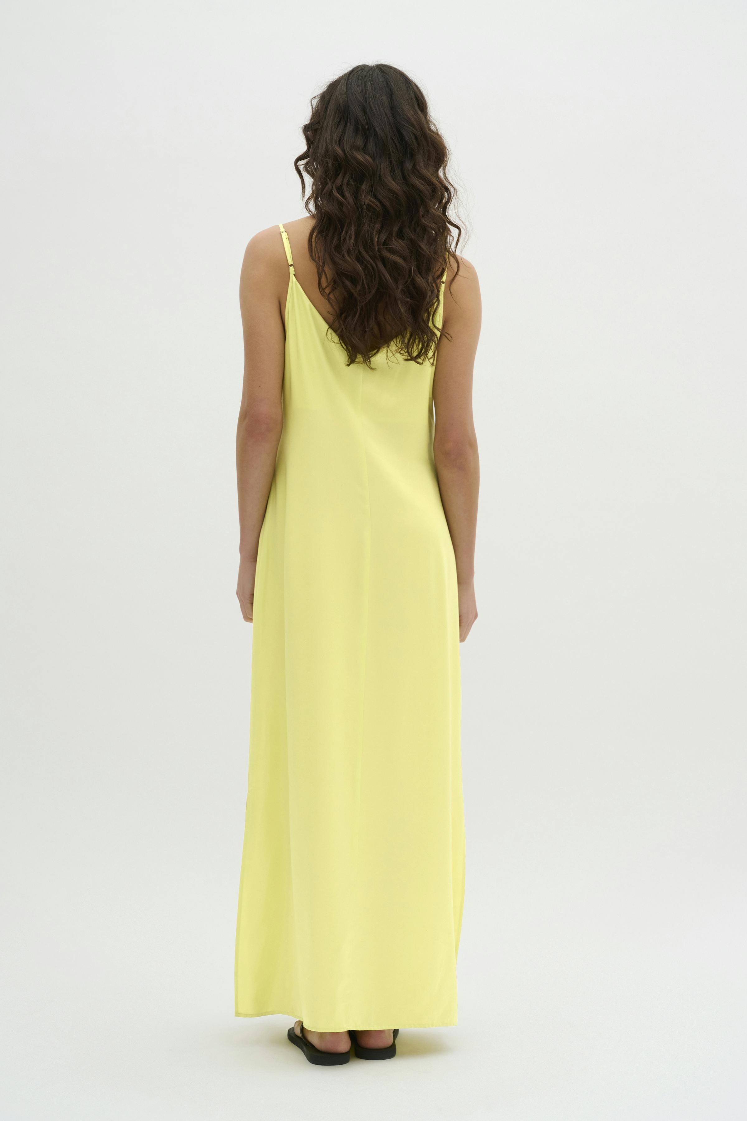 EstelleMW Dress LOOKBOOK BACK 10704425-130530