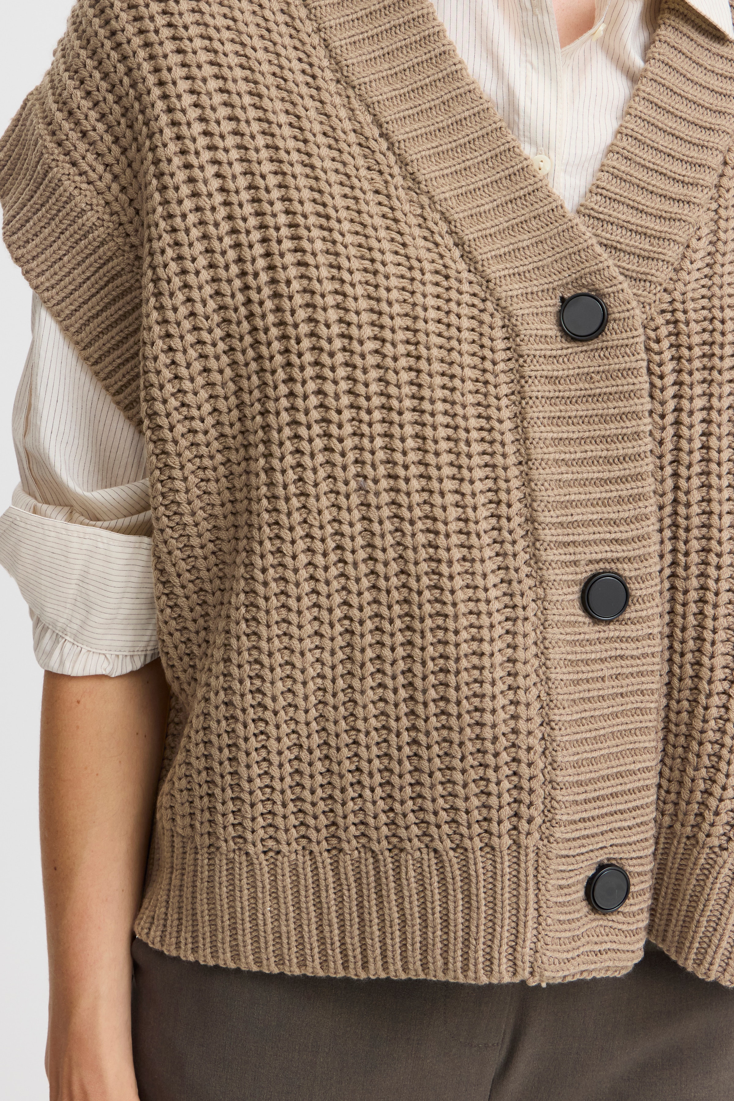 BYOTINKA Vest LOOKBOOK DETAIL 20815276-181112