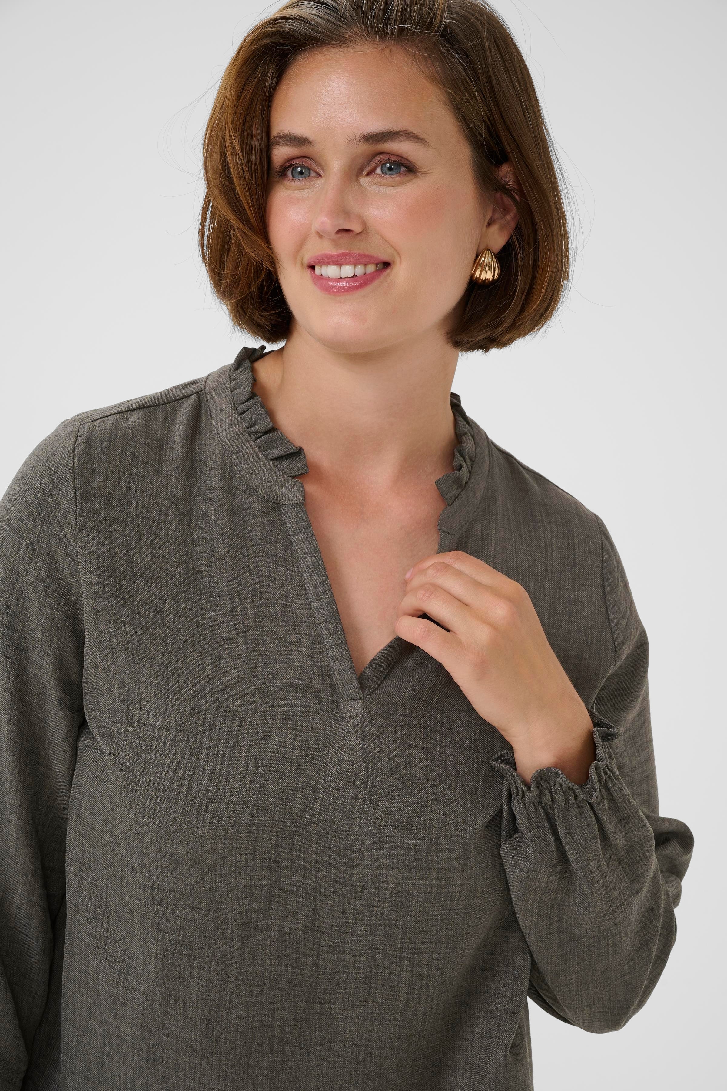BPoda Blouse LOOKBOOK DETAIL 40200075-100125