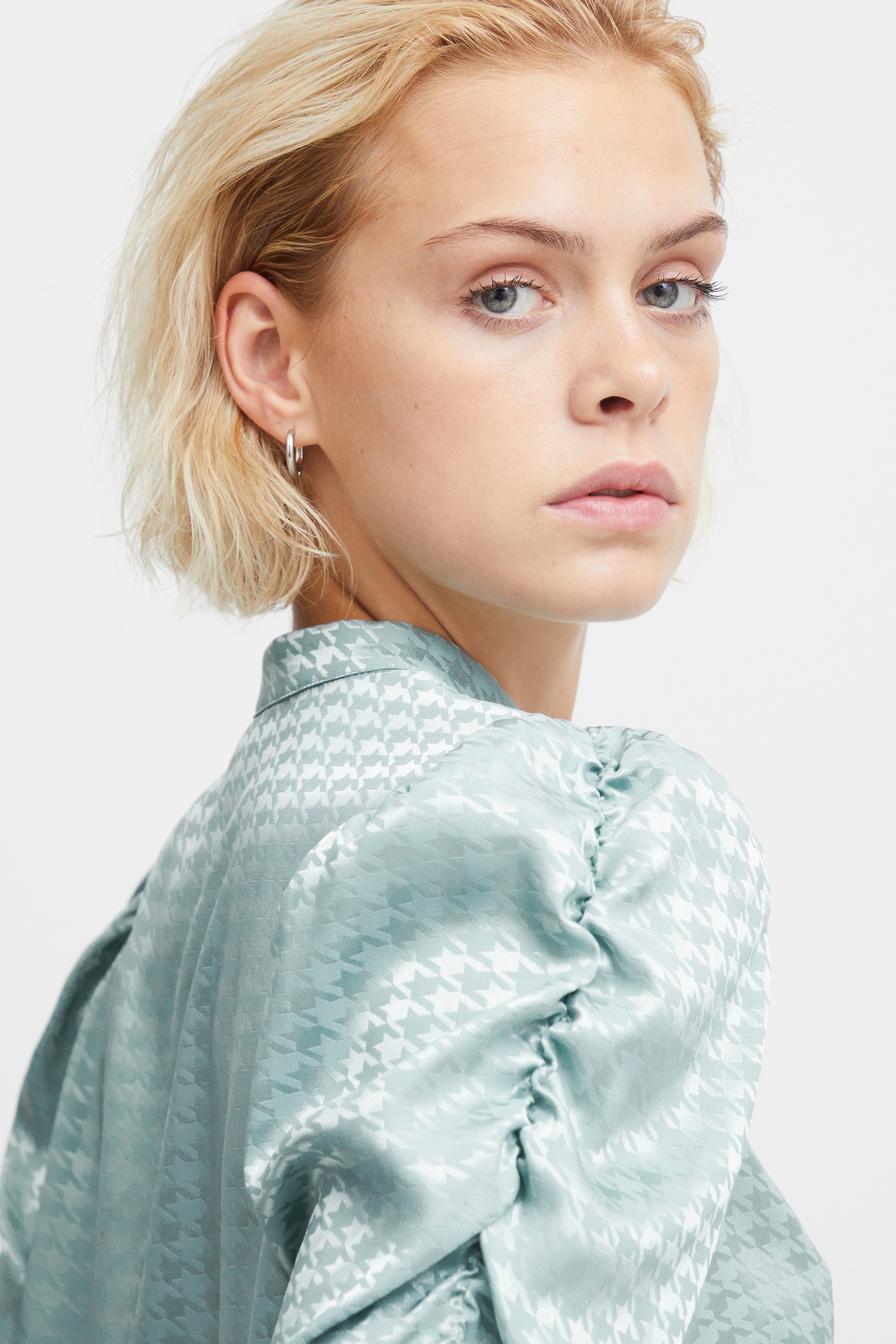 IXKASHI Bluse LOOKBOOK DETAIL 20121099-164404
