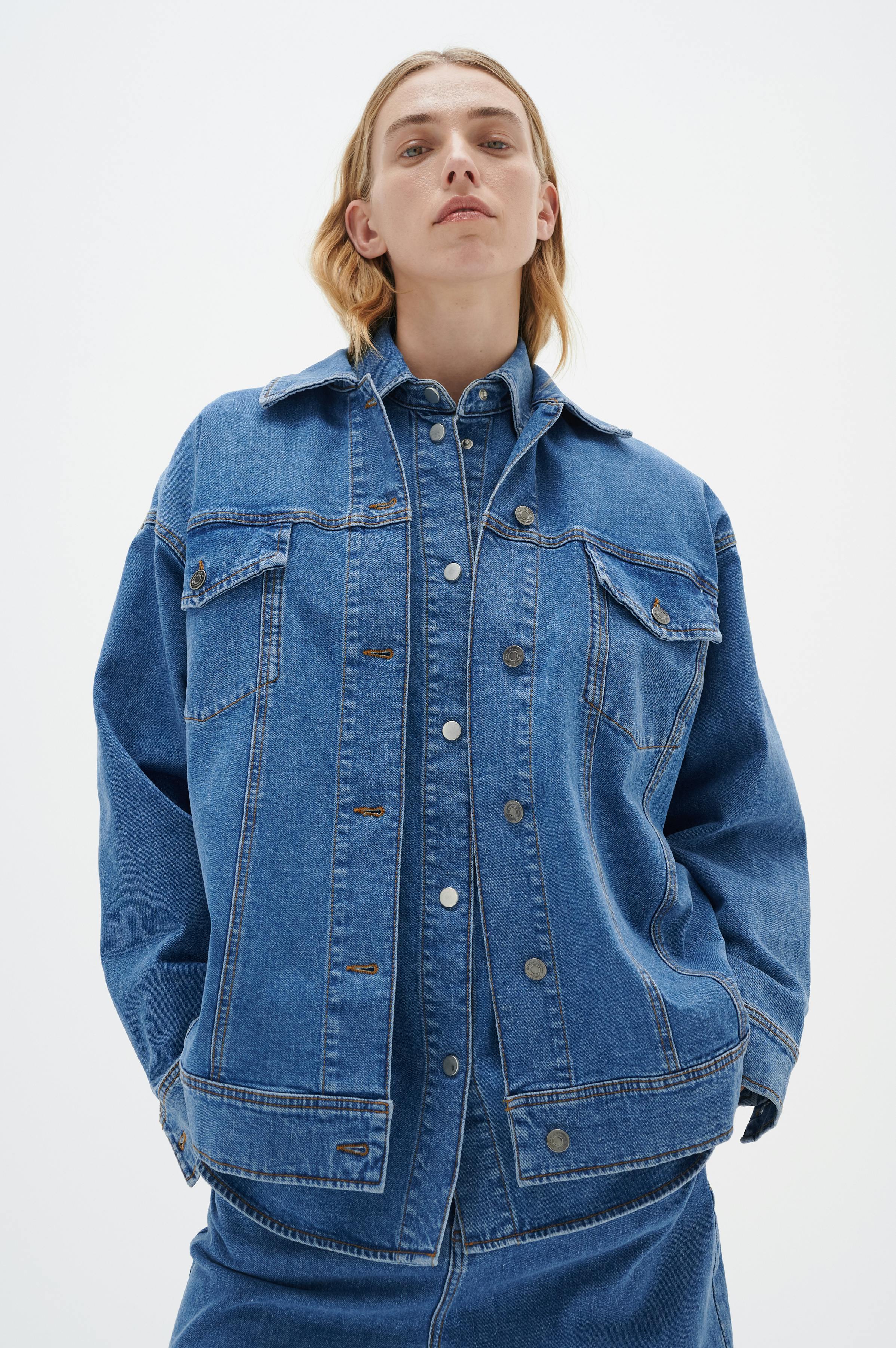 ToniaIW Casual denim jacket LOOKBOOK FRONT 30109061-301251