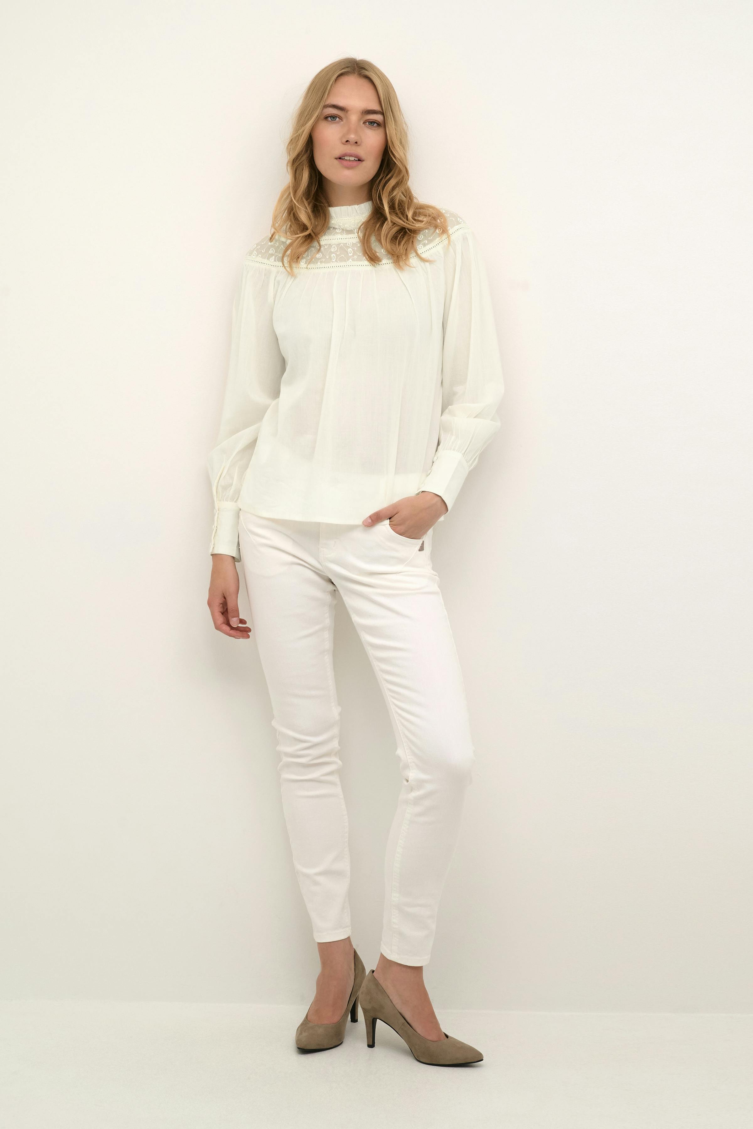 CRFio Blouse LOOKBOOK FRONT 10612221-120601