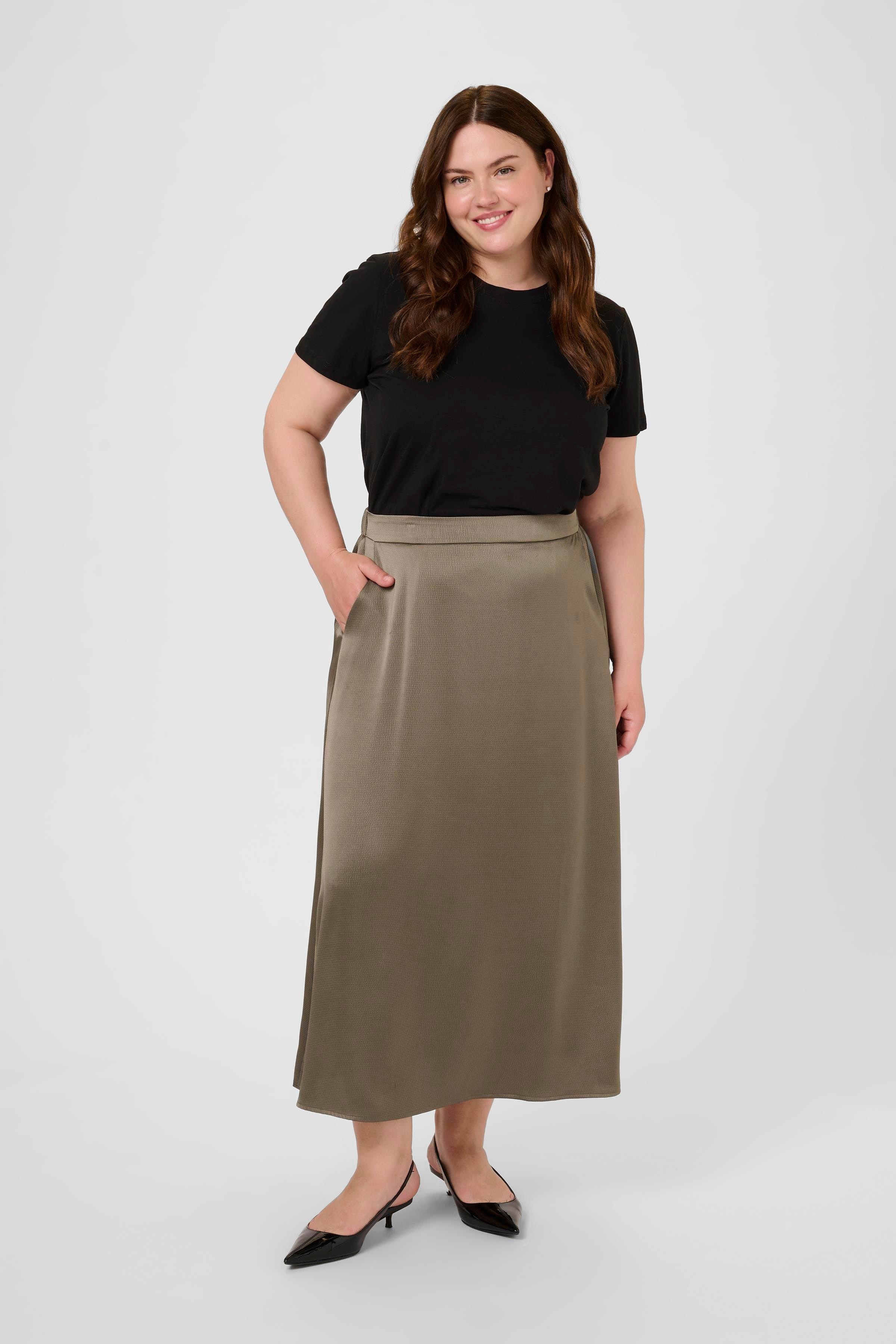 KCdina Skirt LOOKBOOK FRONT 10582710-190808