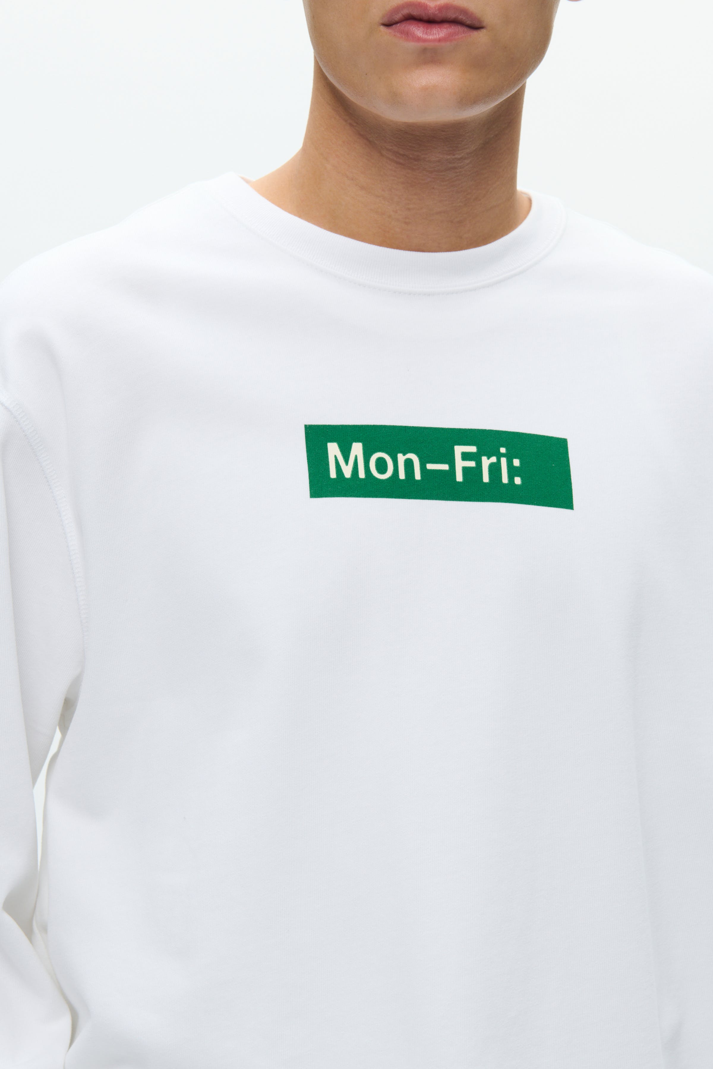 WWRyan Sweatshirt LOOKBOOK DETAIL 30252004-110601