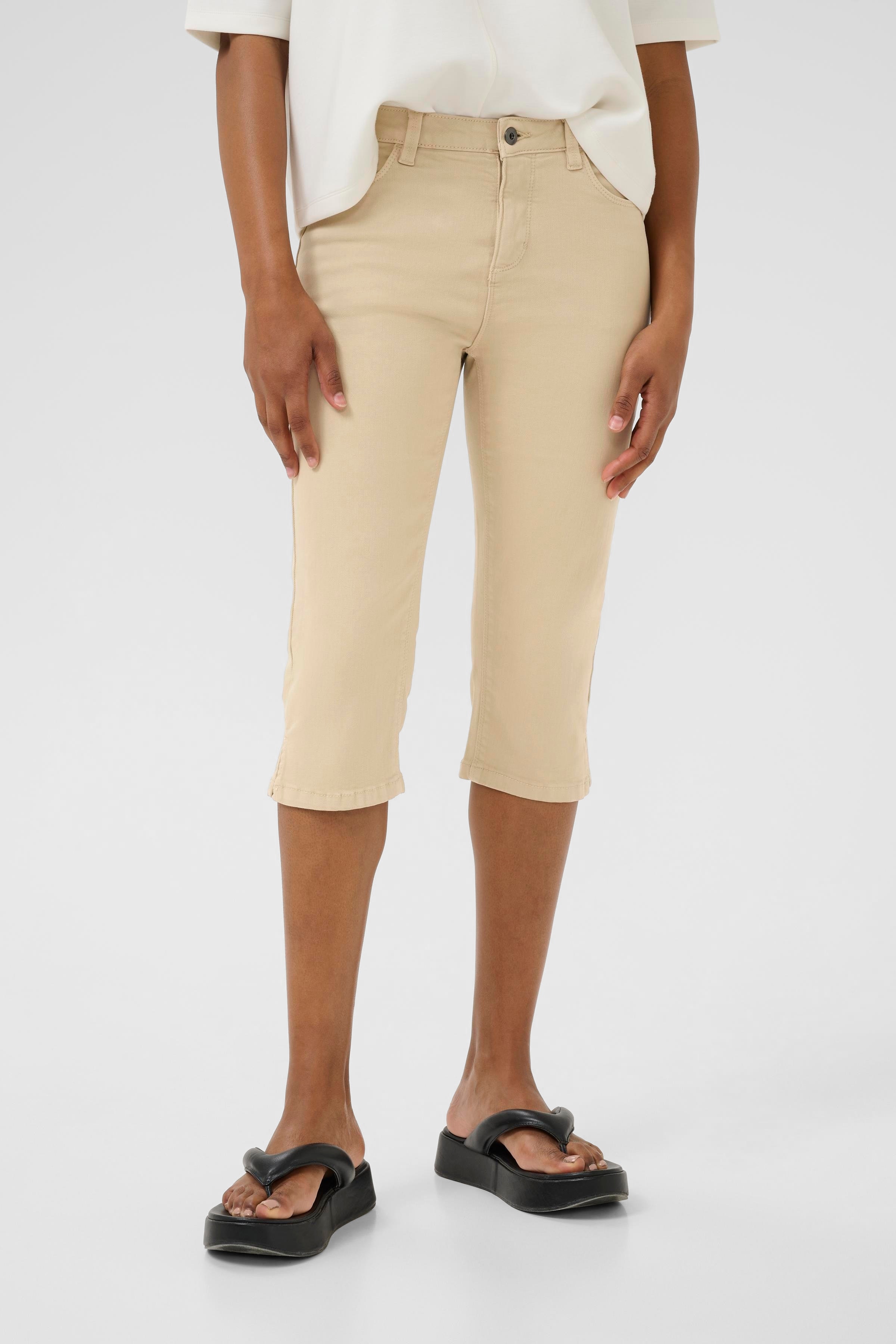 KAzelina Capri bukser LOOKBOOK FRONT 10506525-151305