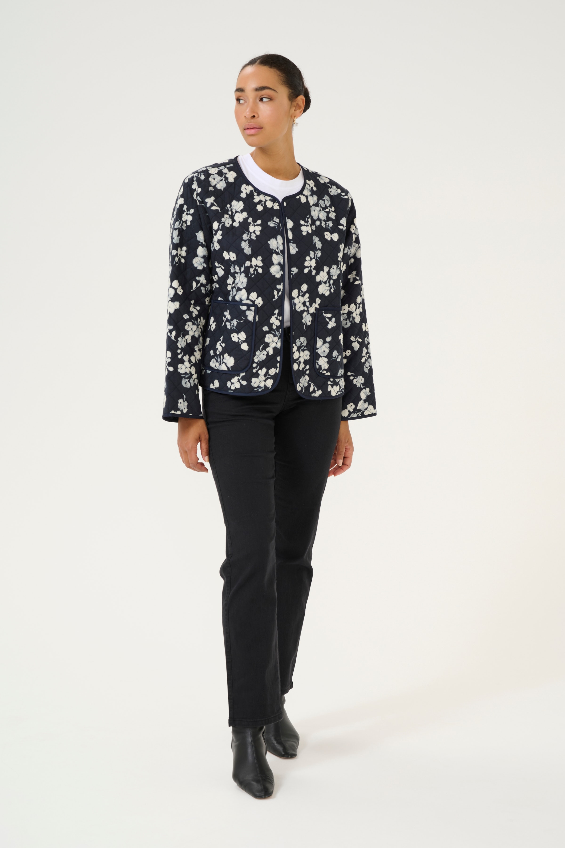 KAvalia Casual jakke LOOKBOOK FRONT 10509537-106800