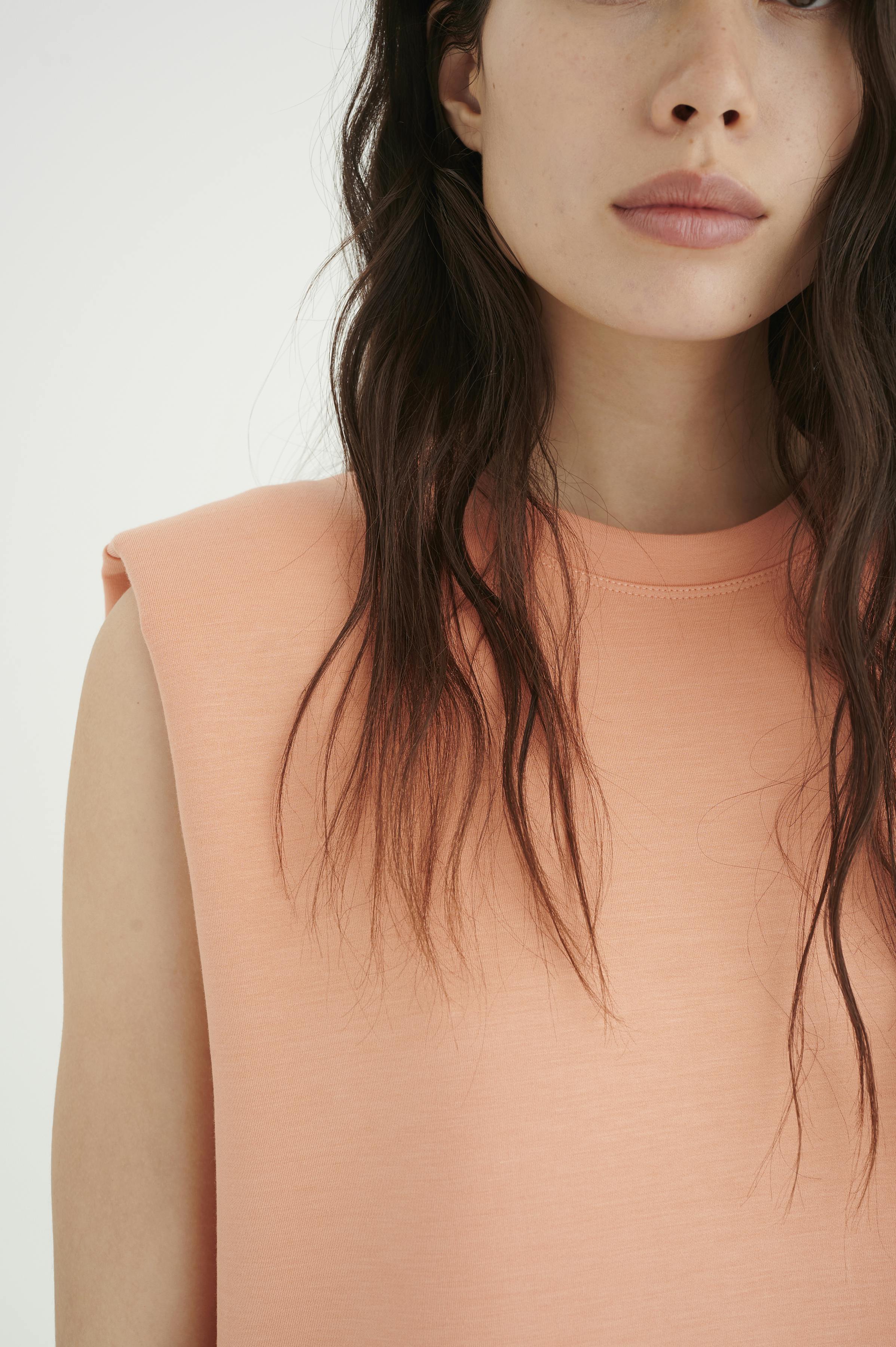 IssaIW Top LOOKBOOK DETAIL 30107160-151331