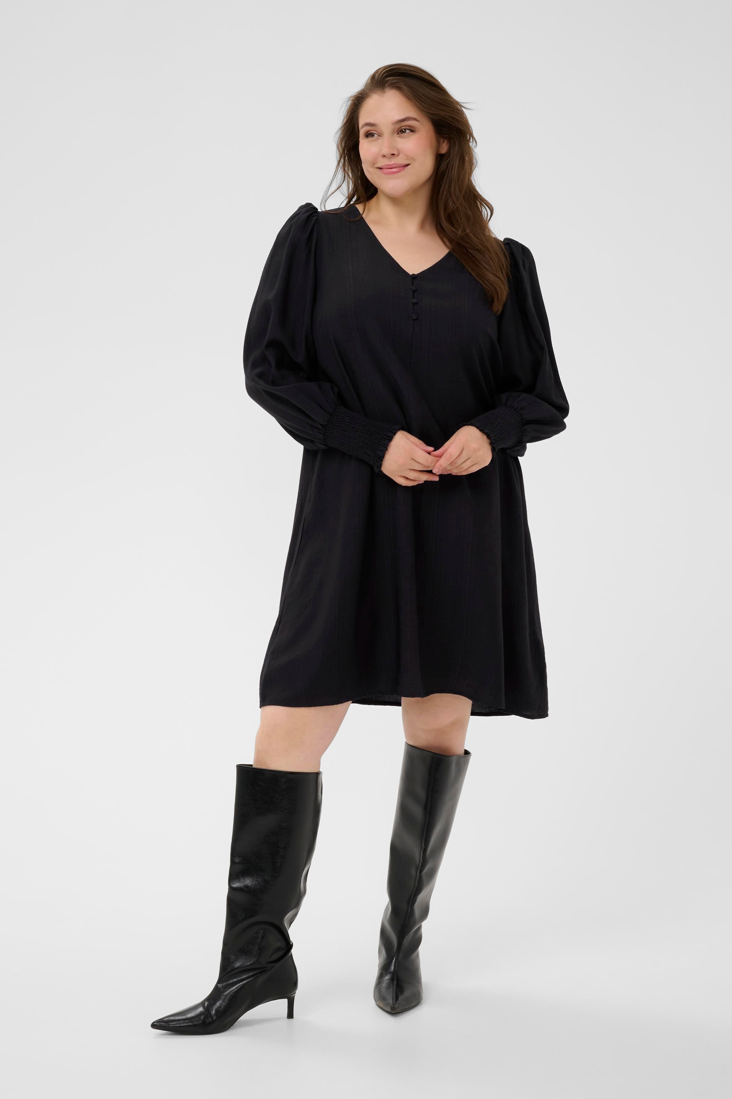 KCsofia Kleid LOOKBOOK FRONT 10583890-100121