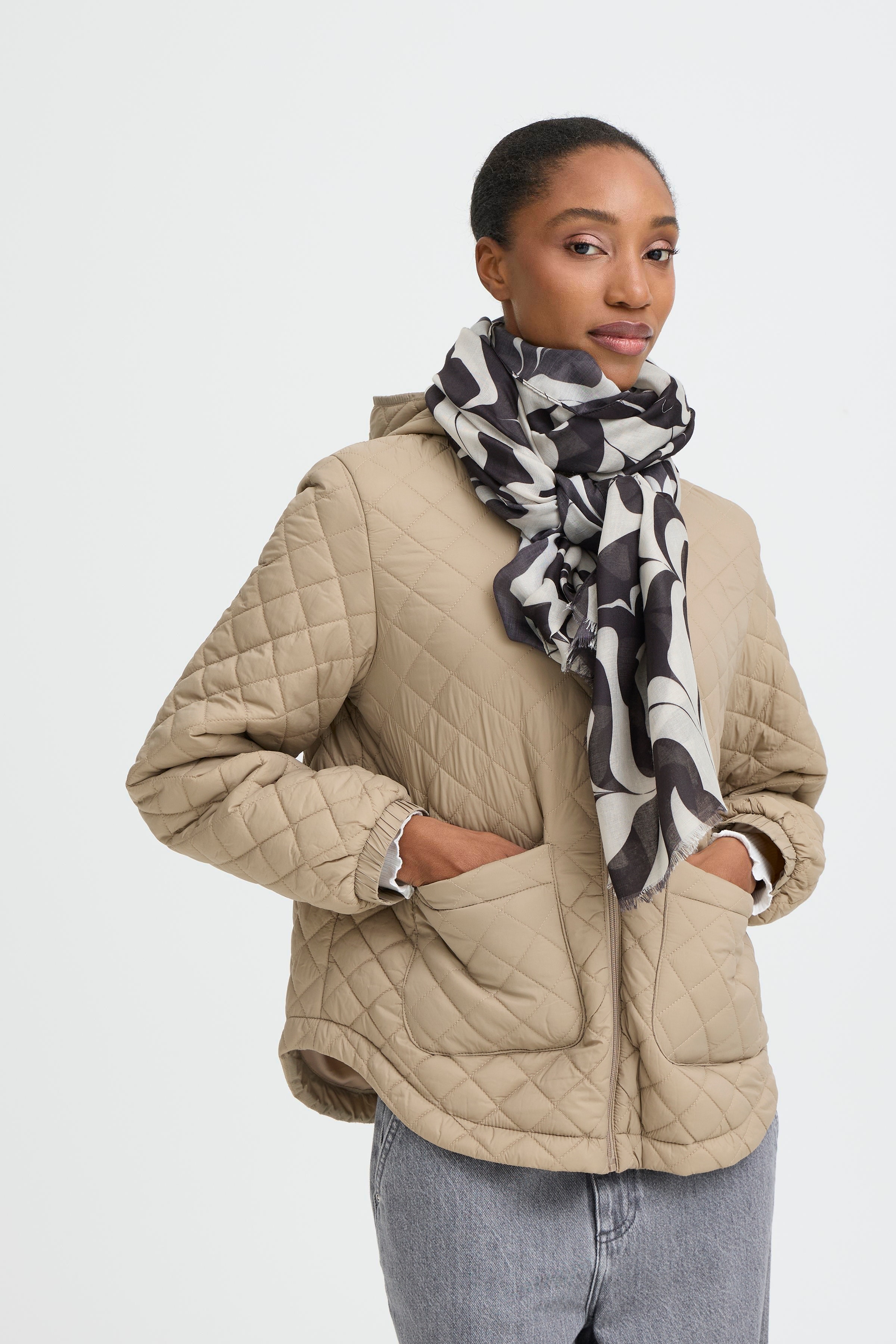 BYWALLAM Scarf LOOKBOOK FRONT 20818519-900003864