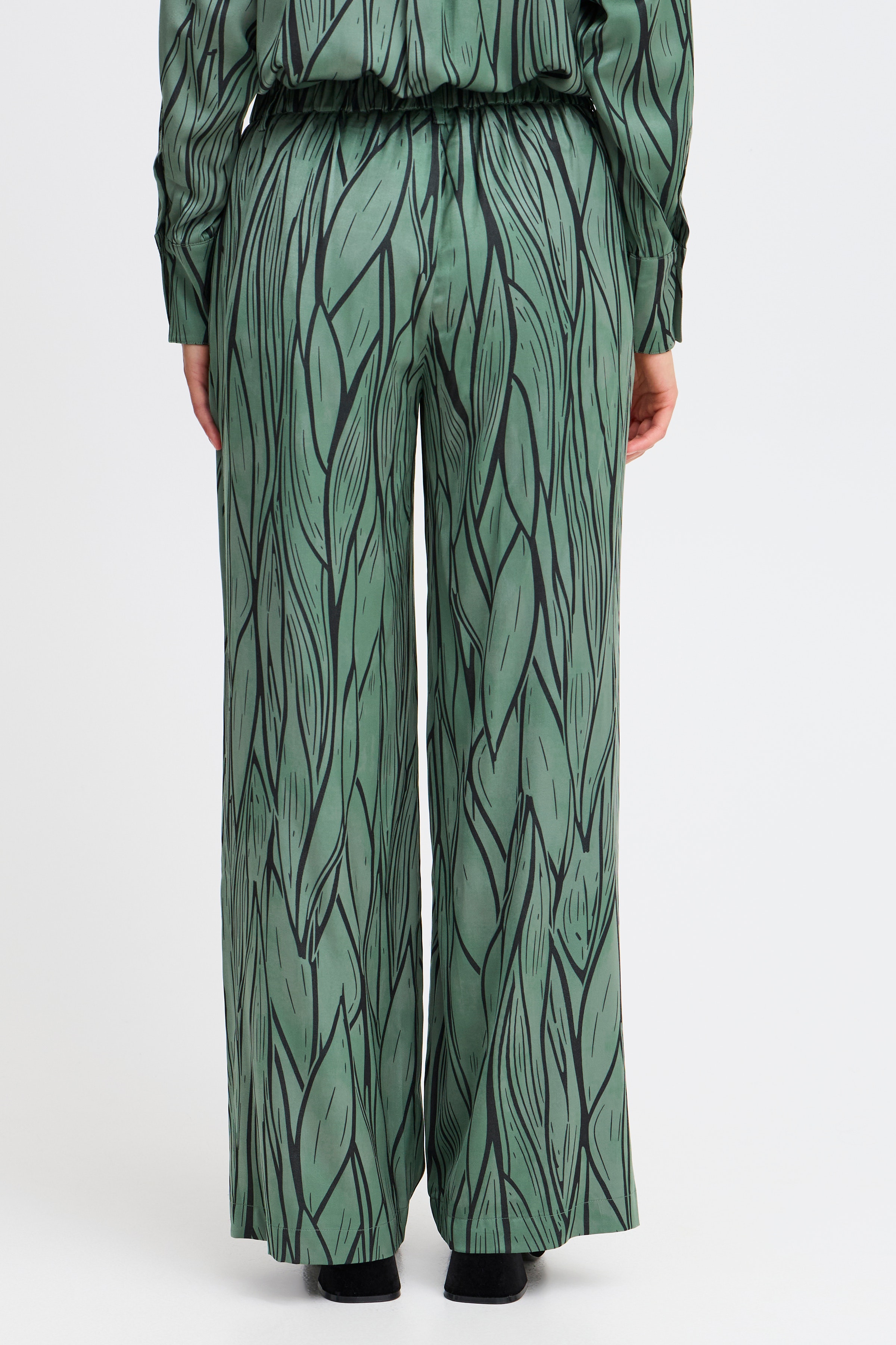 FRATELIER Trousers LOOKBOOK BACK 20614854-203925