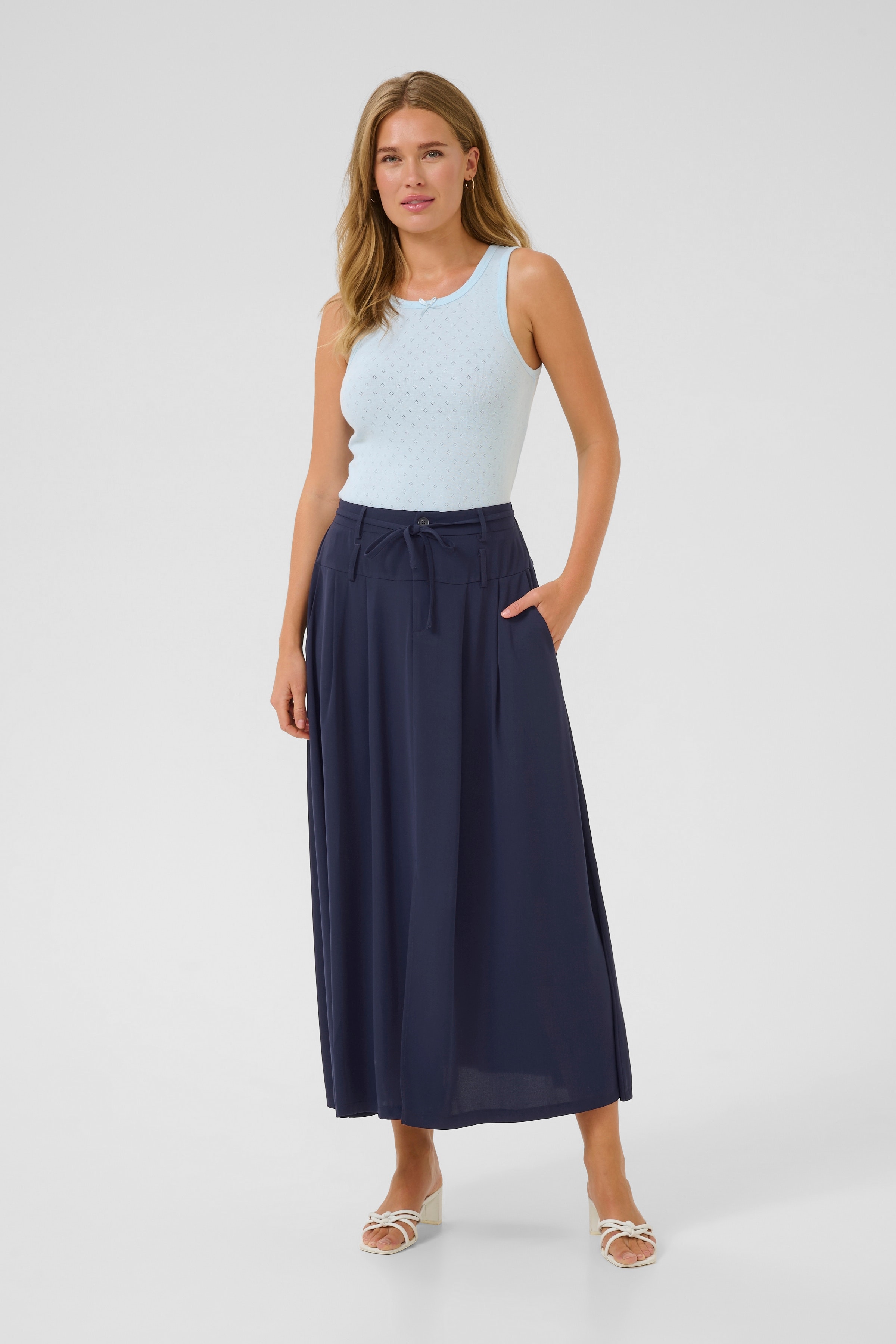 KAillis Skjørt LOOKBOOK FRONT 10509886-194020