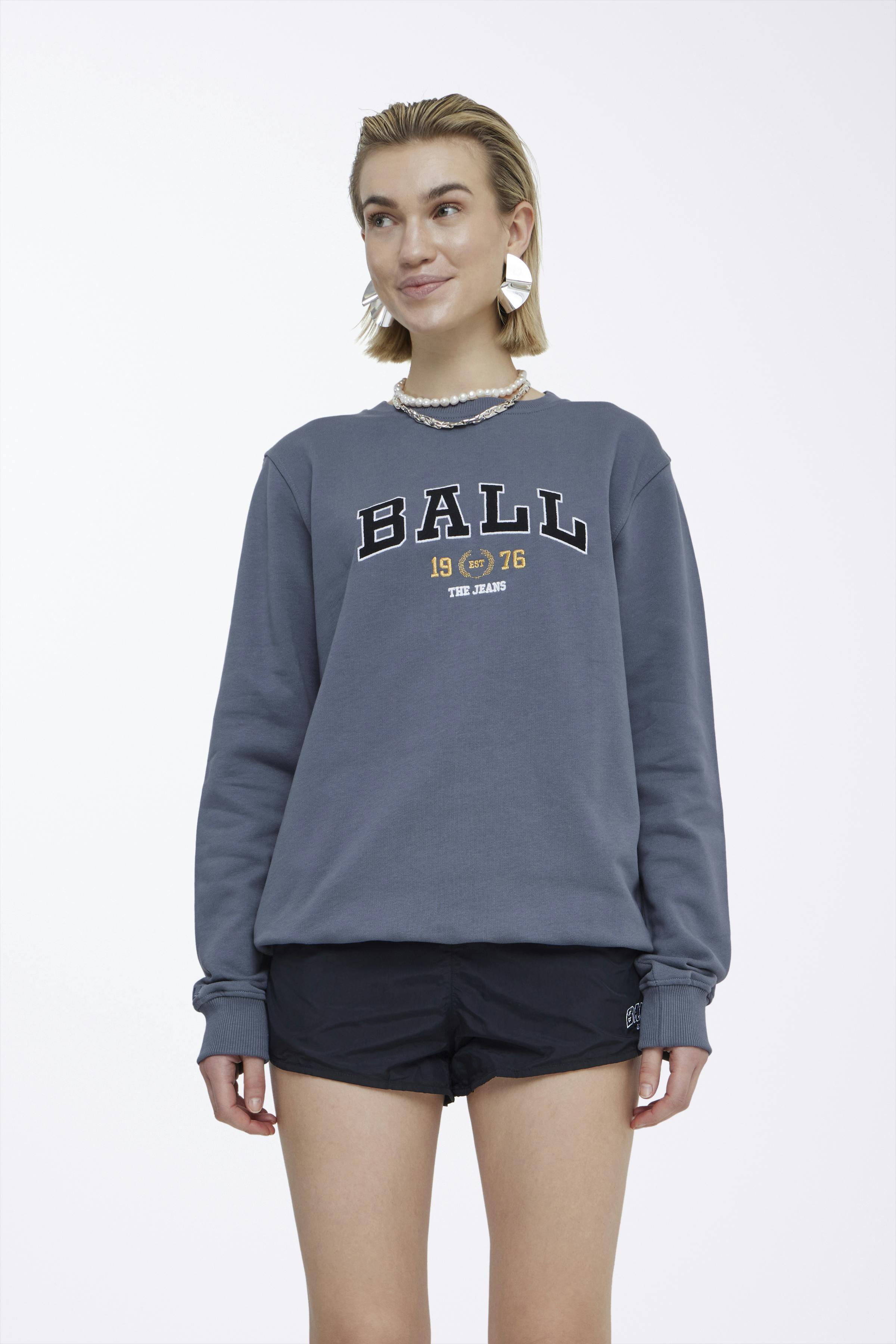 L. TAYLOR SWEATSHIRT LOOKBOOK FRONT 50400052-185624