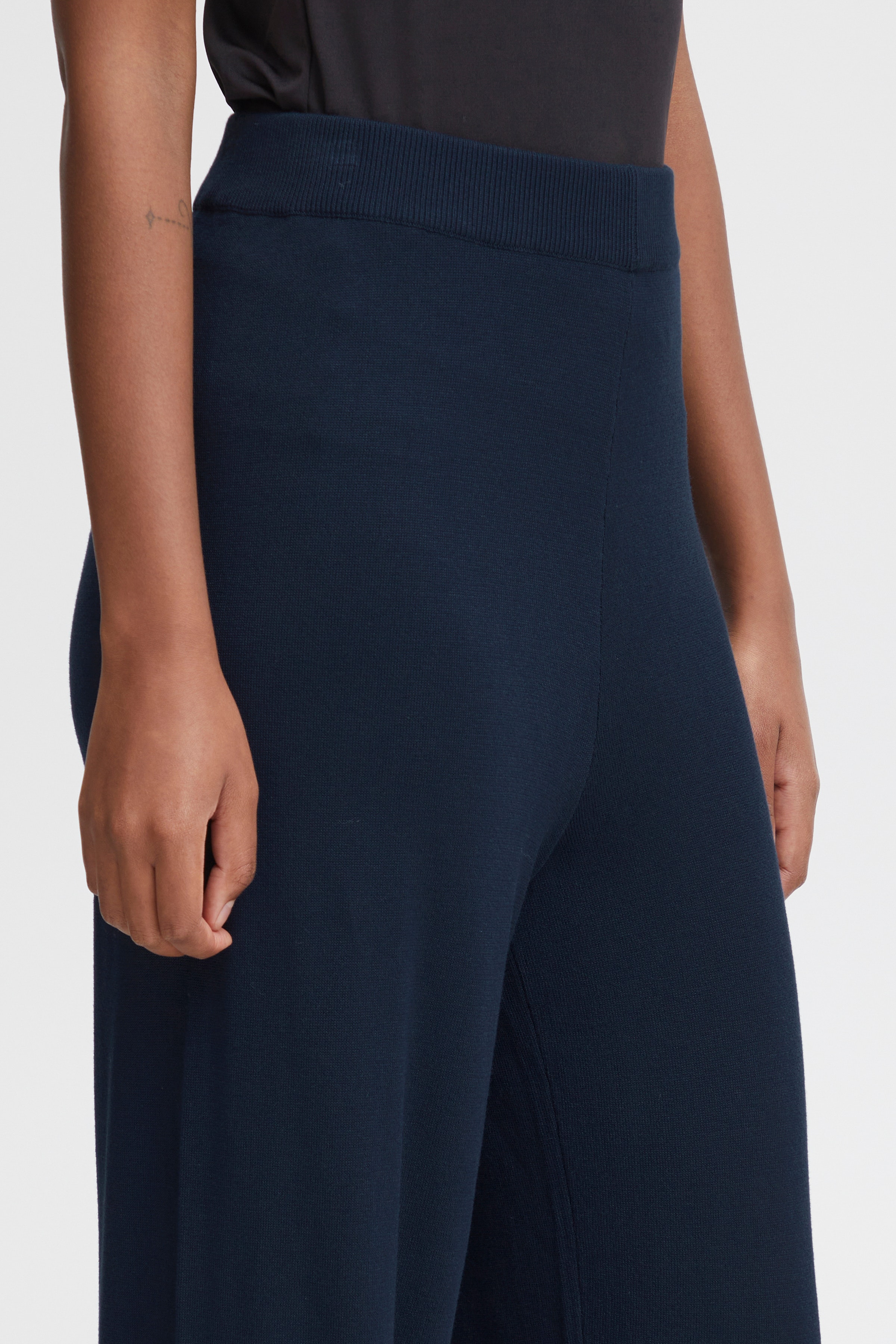 BYMMORLA Trousers LOOKBOOK DETAIL 20815303-193923
