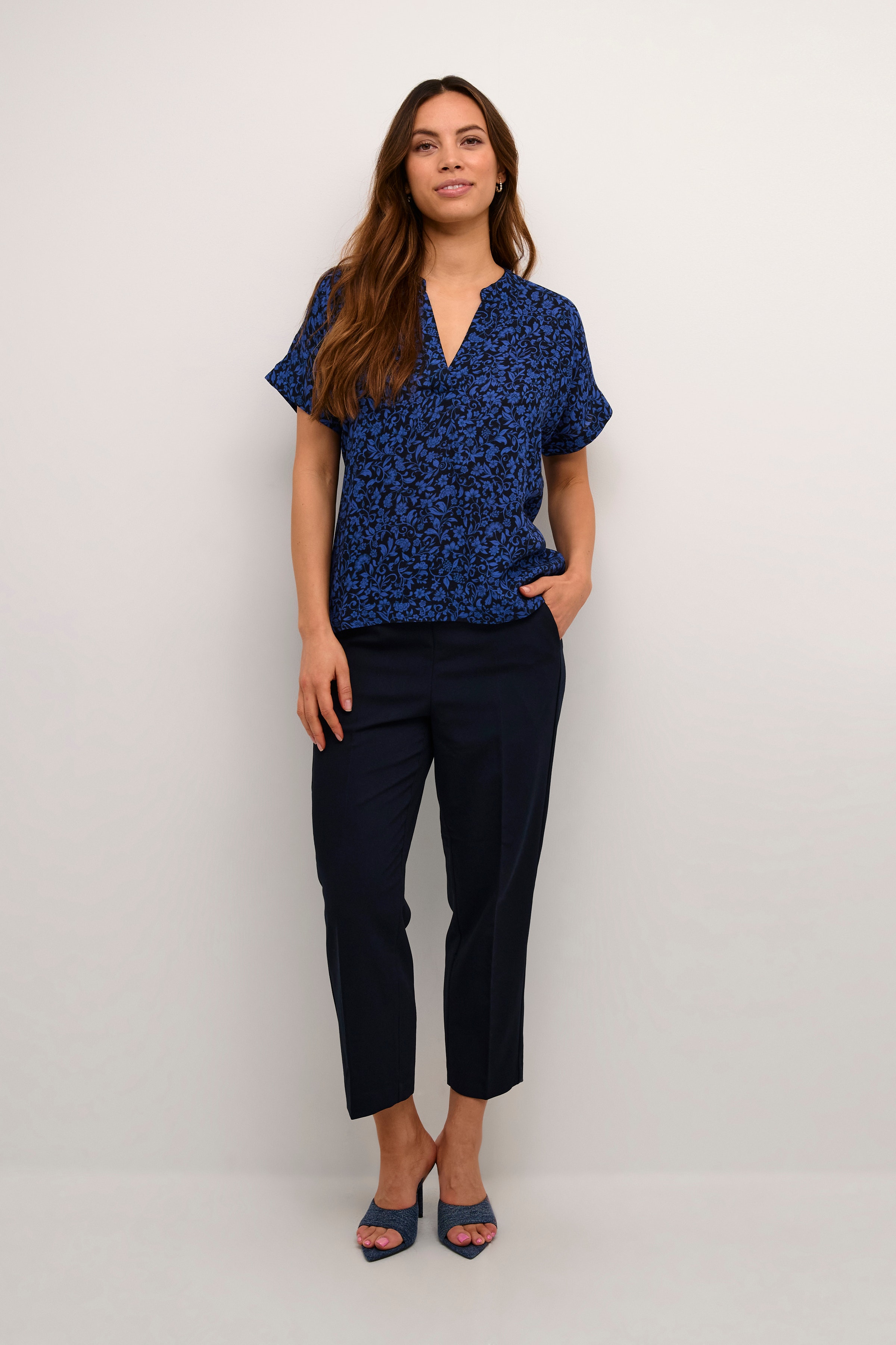 KAano Bluse LOOKBOOK FRONT 10506568-103429