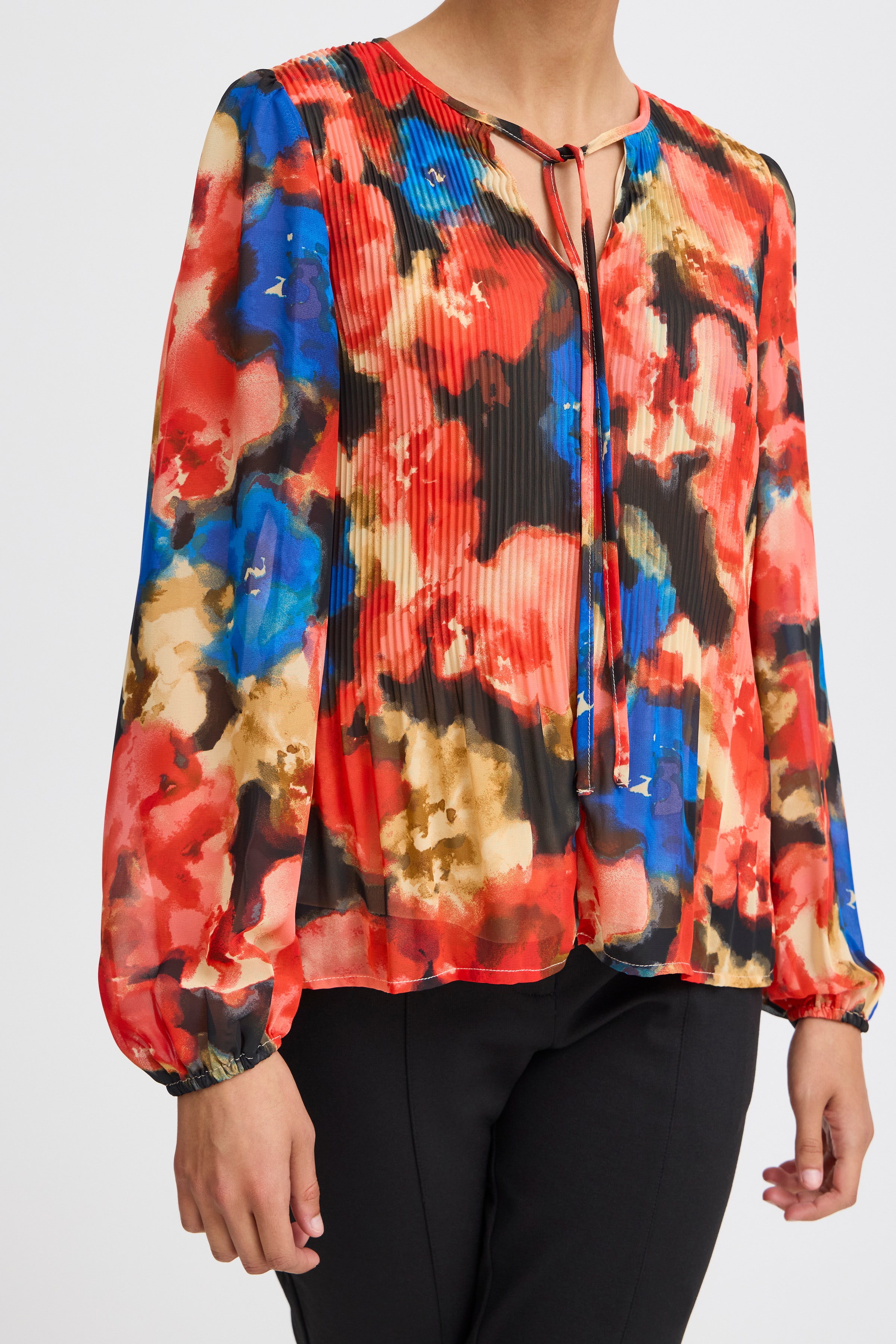 IHNEALLY Bluse LOOKBOOK DETAIL 20121919-203712