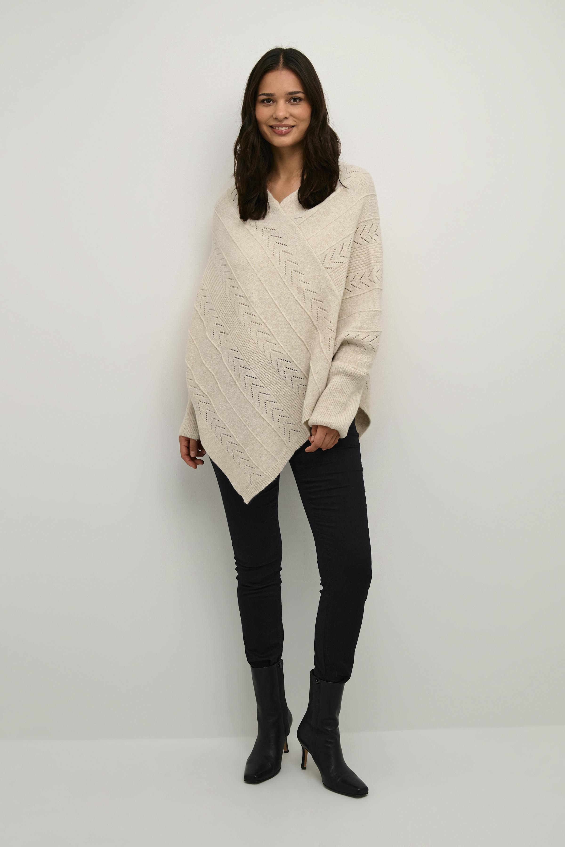 CRHoliday Poncho LOOKBOOK FRONT 10610828-100232