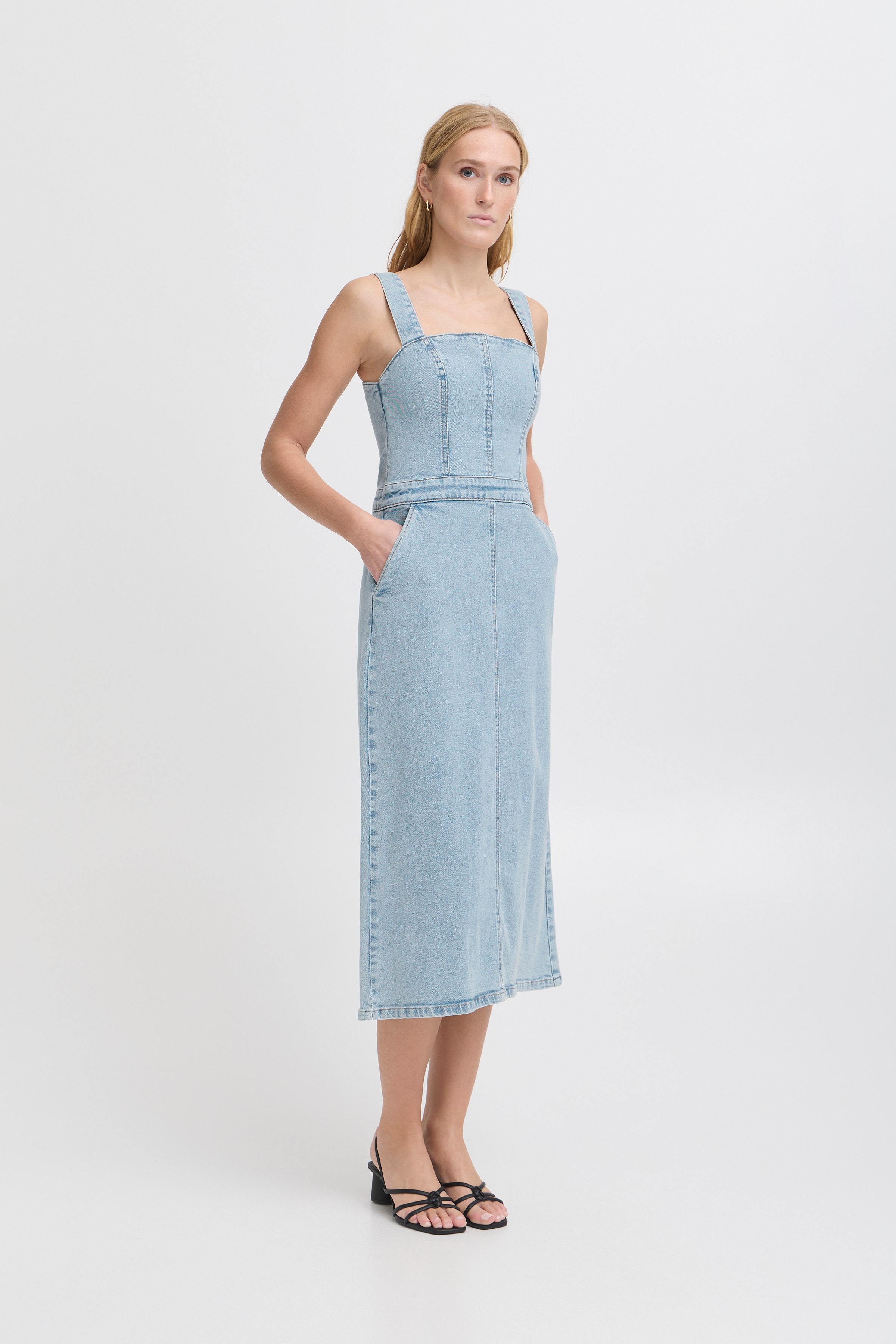 IHARMIOS Kjole LOOKBOOK FRONT 20123356-200792