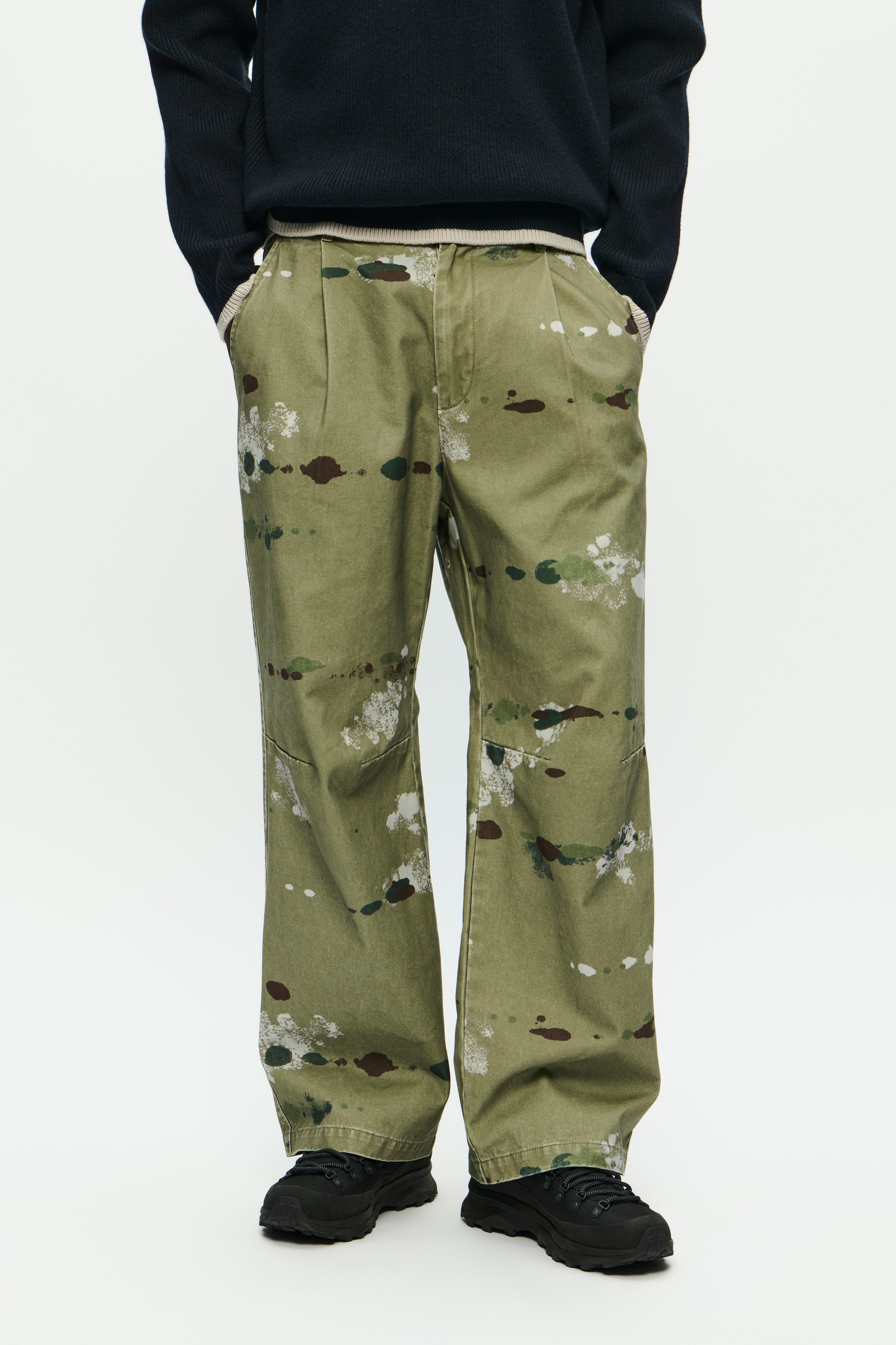 WWEthan Hose LOOKBOOK FRONT 30251658-304302