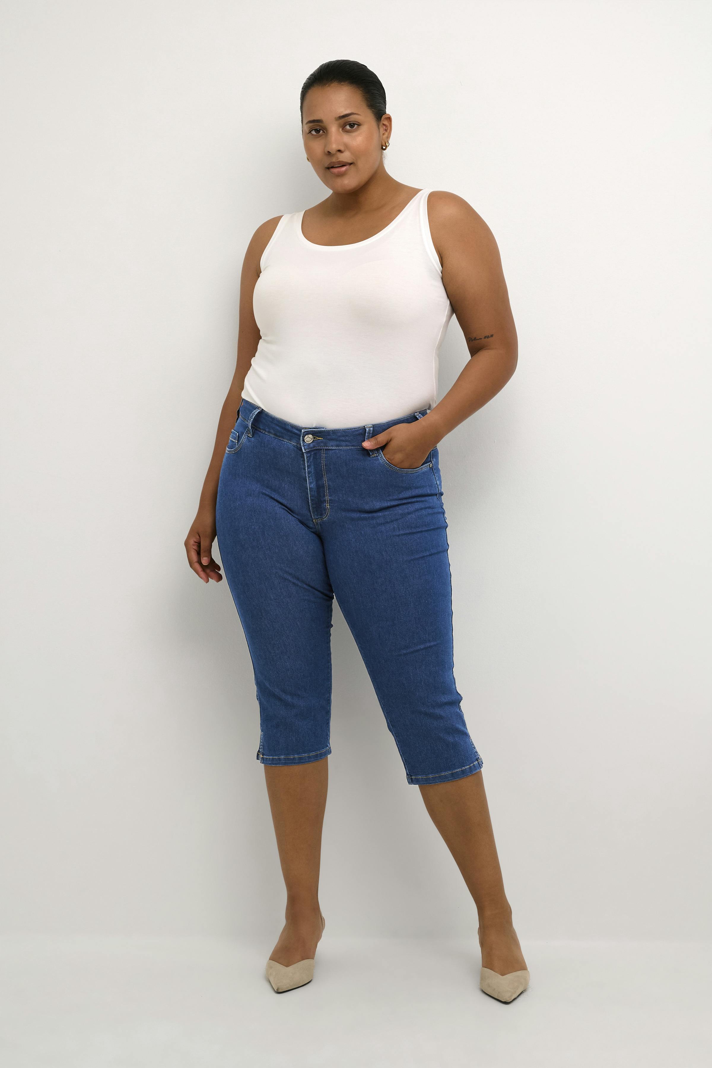 KCvicka Capri Jeans LOOKBOOK FRONT 10580889-103758