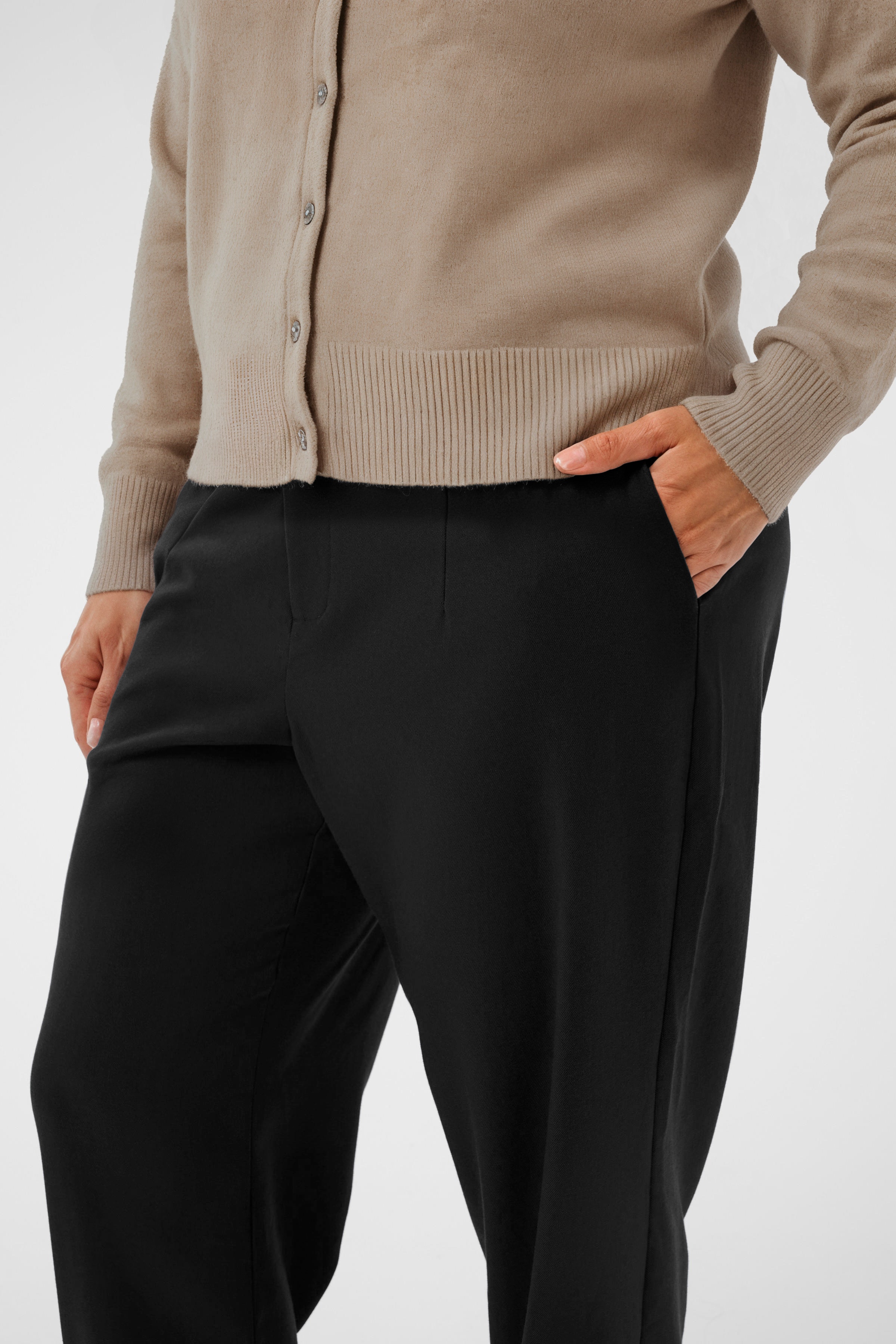 KCmerla Trousers LOOKBOOK DETAIL 10582231-100121