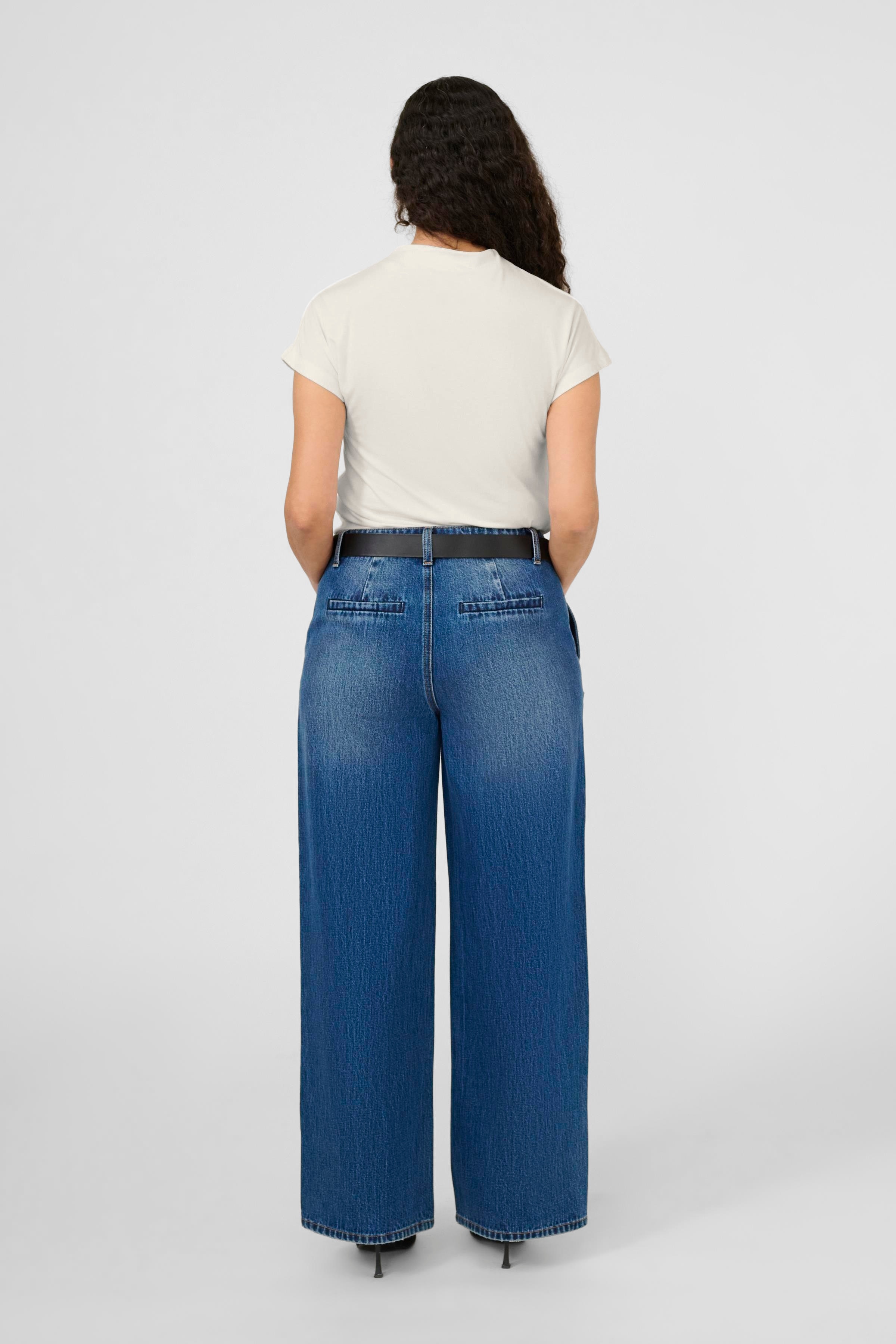 Dandy T-shirt LOOKBOOK BACK 10102010-110103