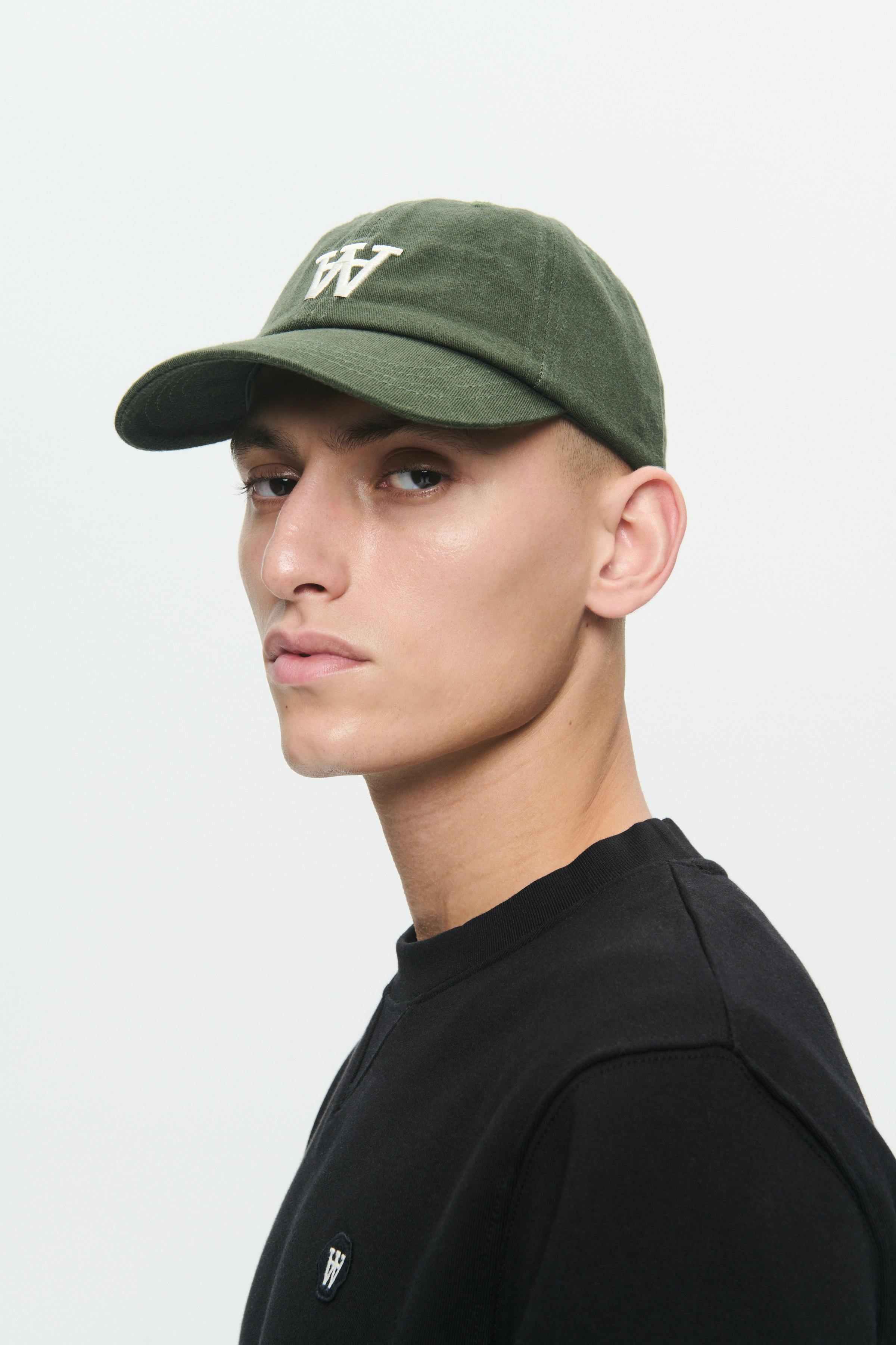 WWEli Cap LOOKBOOK FRONT 30251374-190511