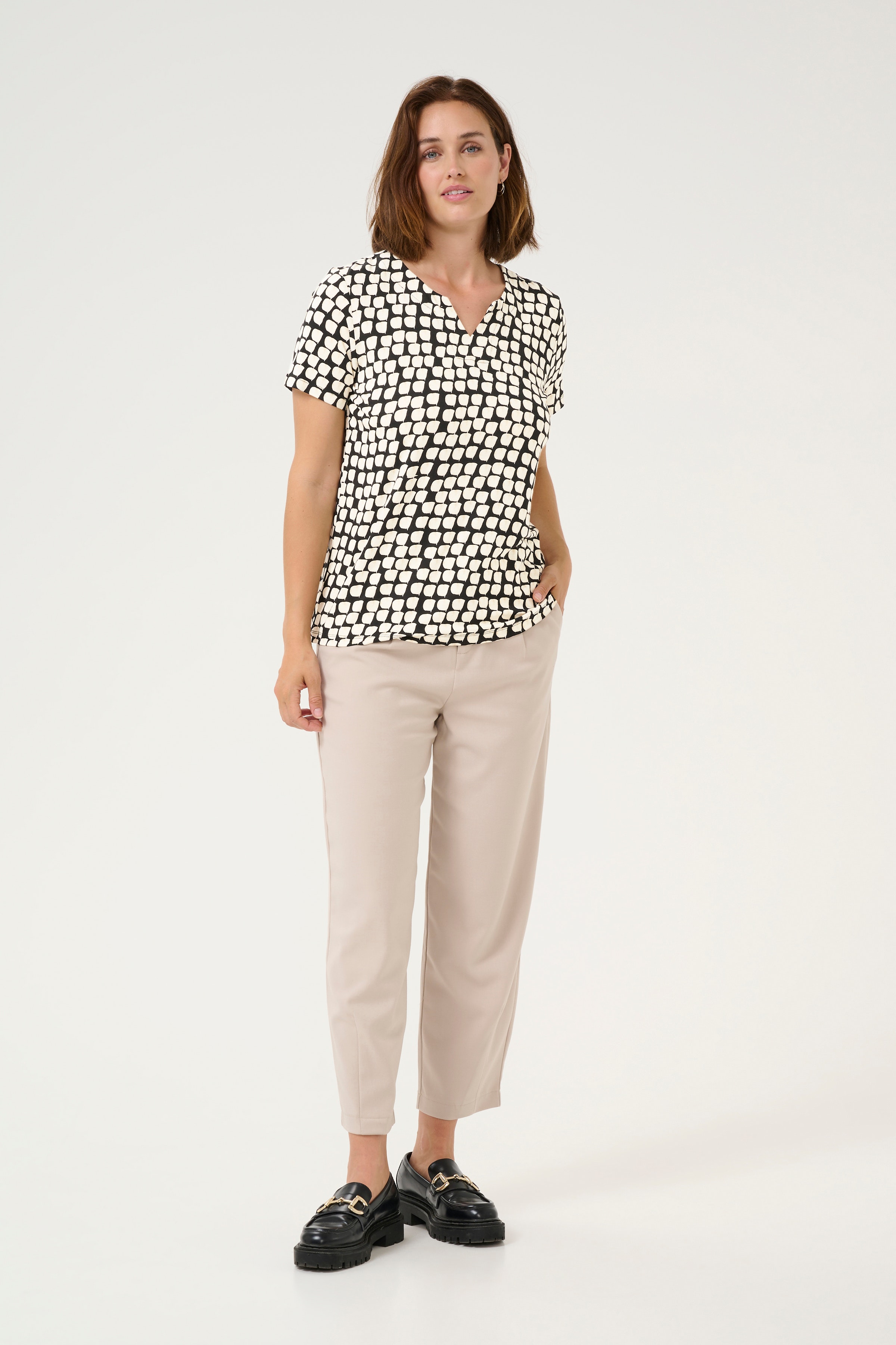 KAbella Bluse LOOKBOOK FRONT 10508467-103681