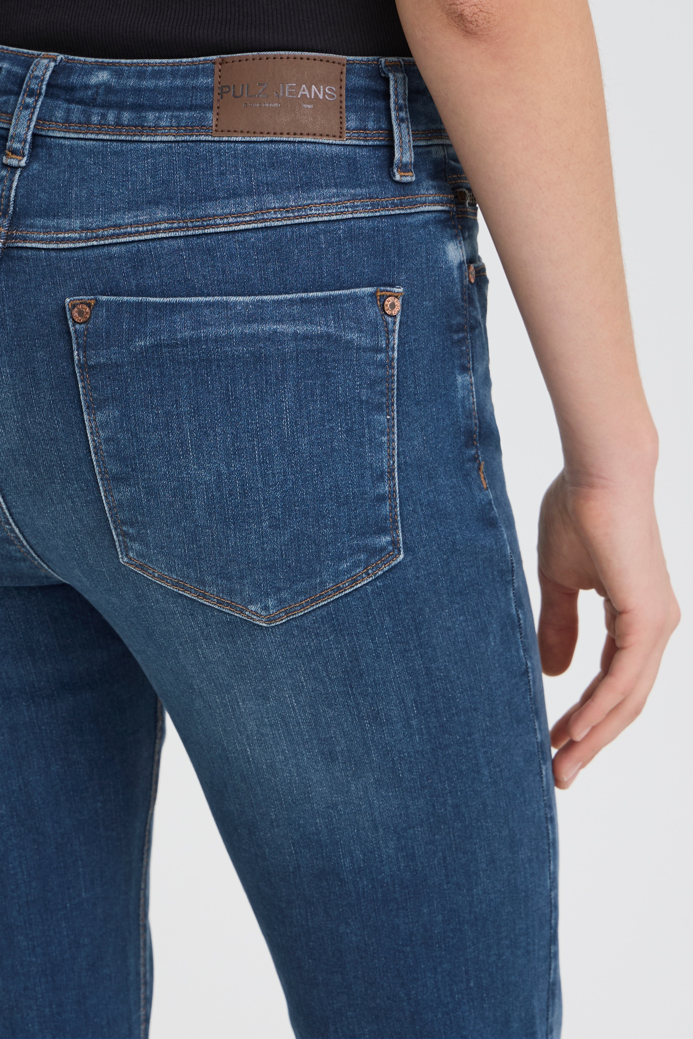 PZSANDRA HW Jeans Medium Straight LOOKBOOK DETAIL 50205860-200005