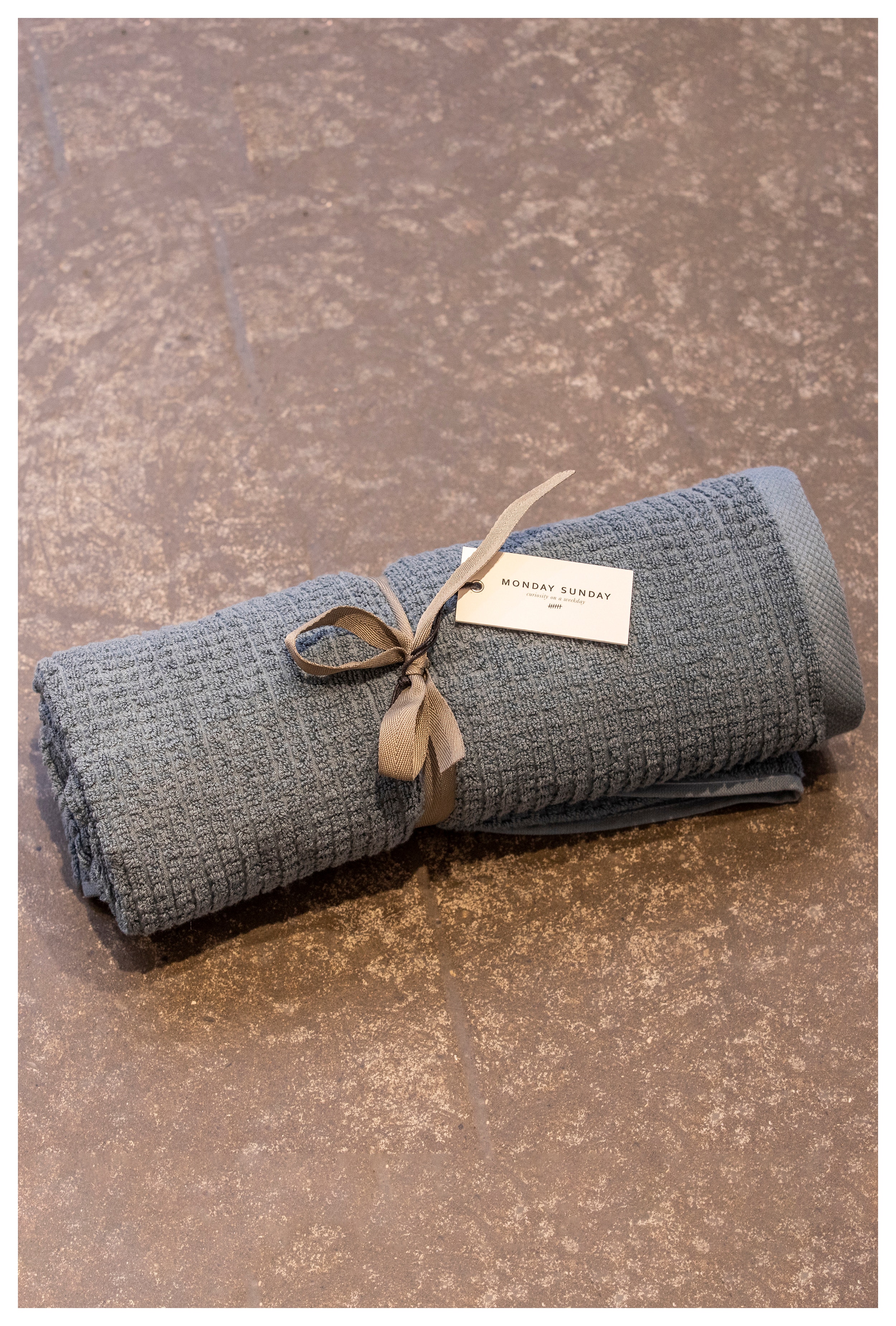 Trine Cube Towel PACK FRONT 40550157-400048