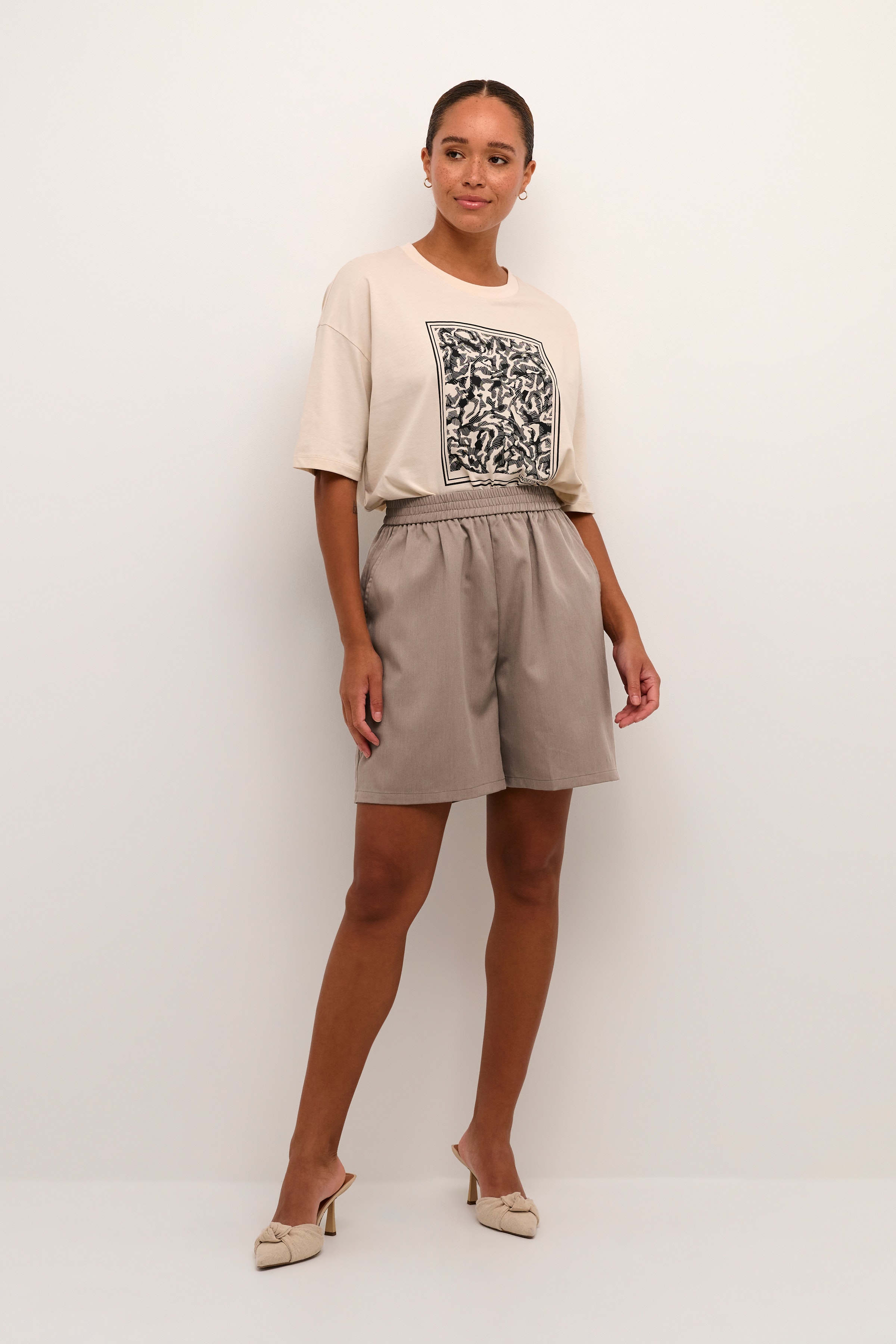 KApernille Shorts LOOKBOOK FRONT 10508797-181110