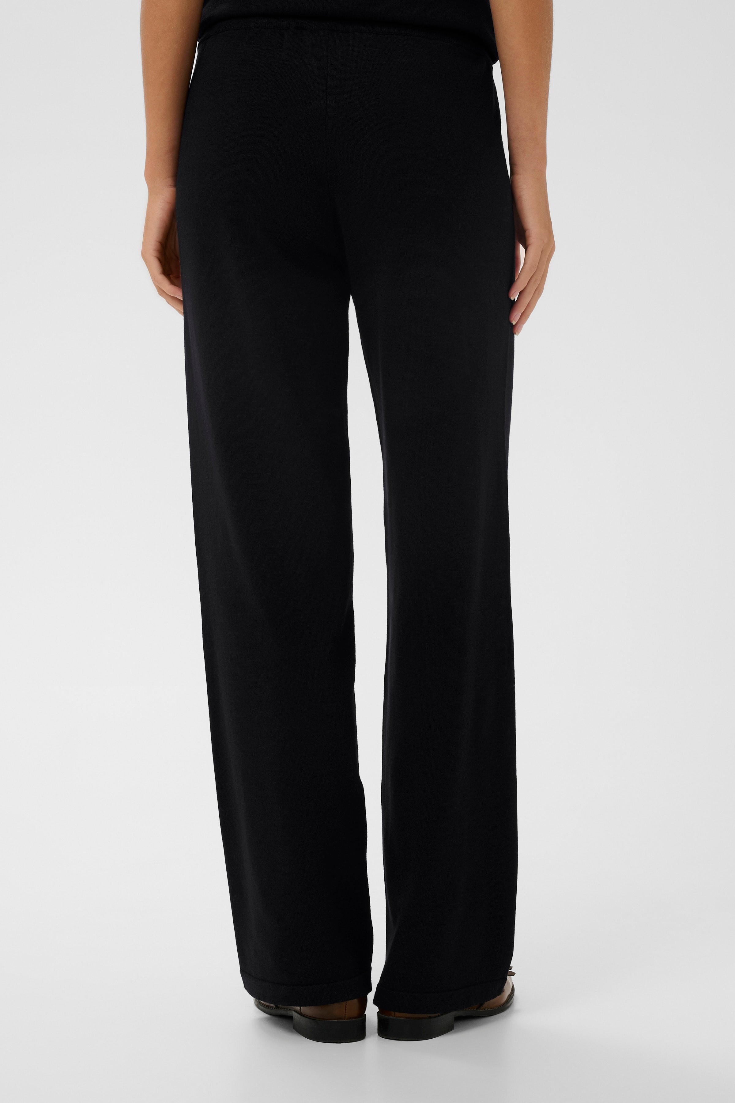 MilaSZ Trousers LOOKBOOK BACK 30511095-193911