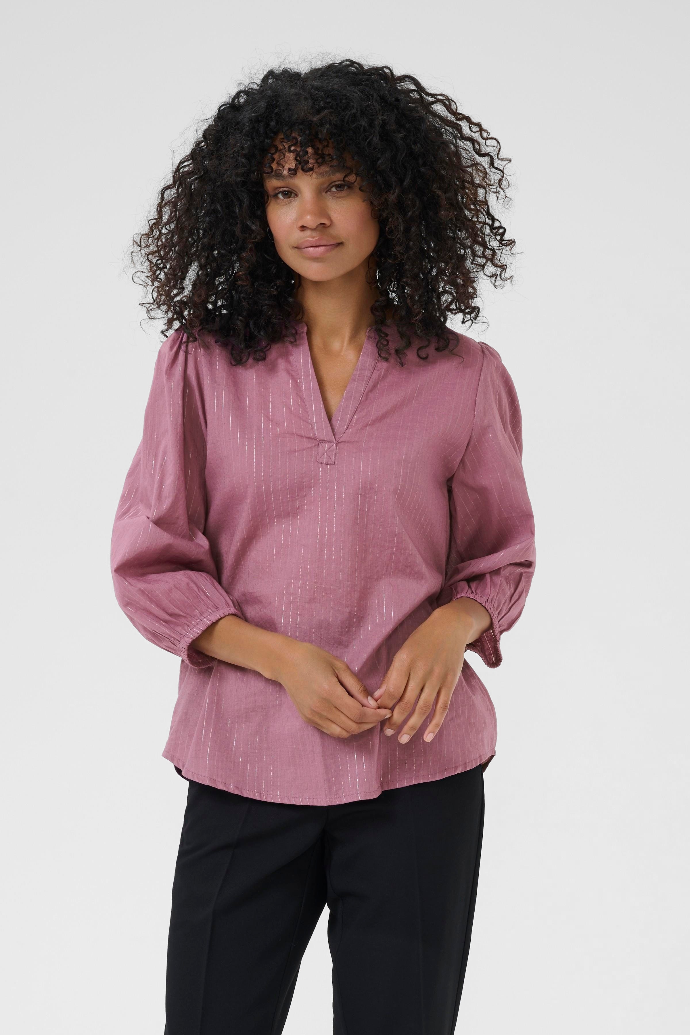 KAluise Bluse LOOKBOOK FRONT 10511016-181709