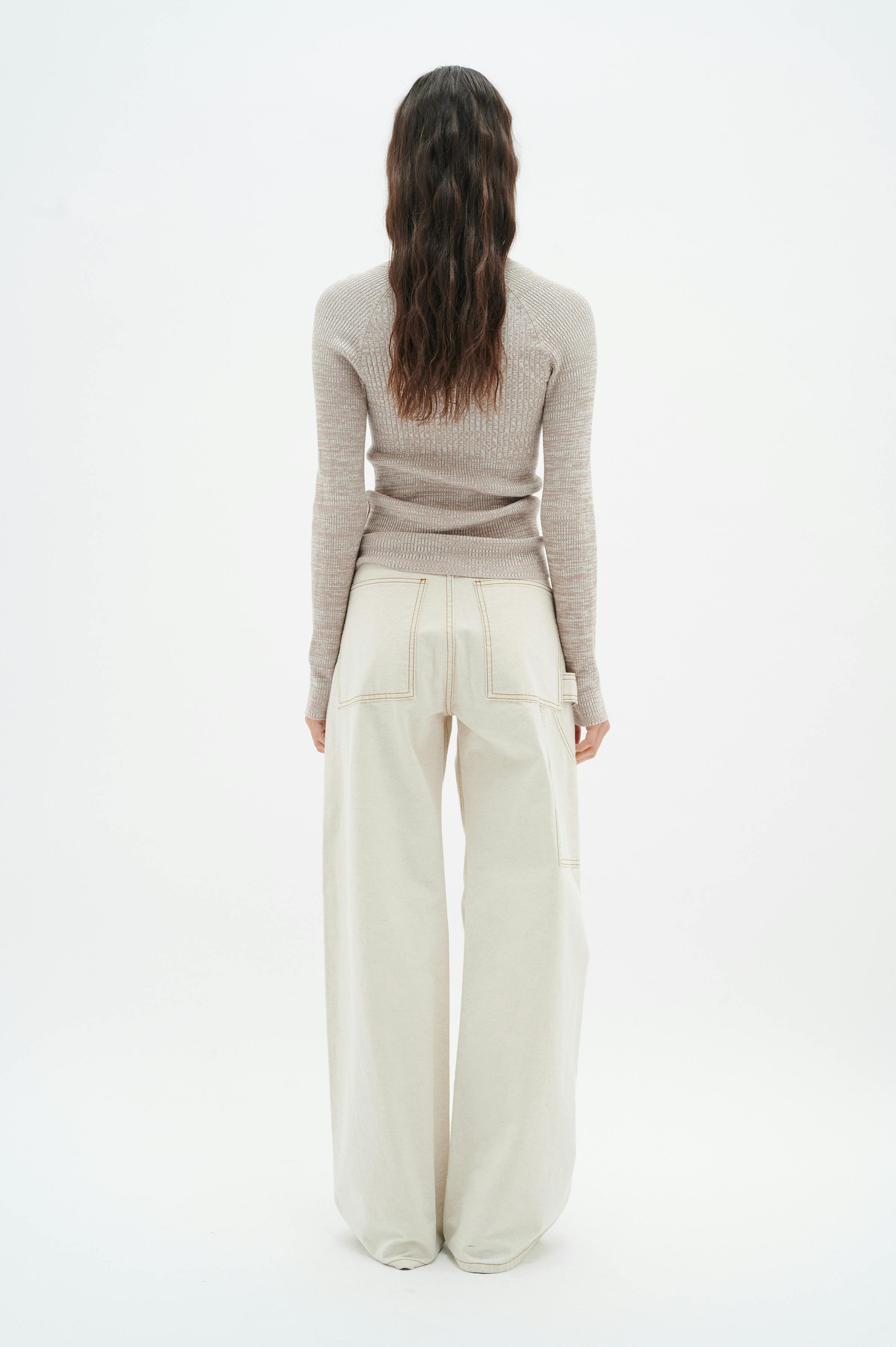 AloraIW Pullover LOOKBOOK BACK 30108097-161211