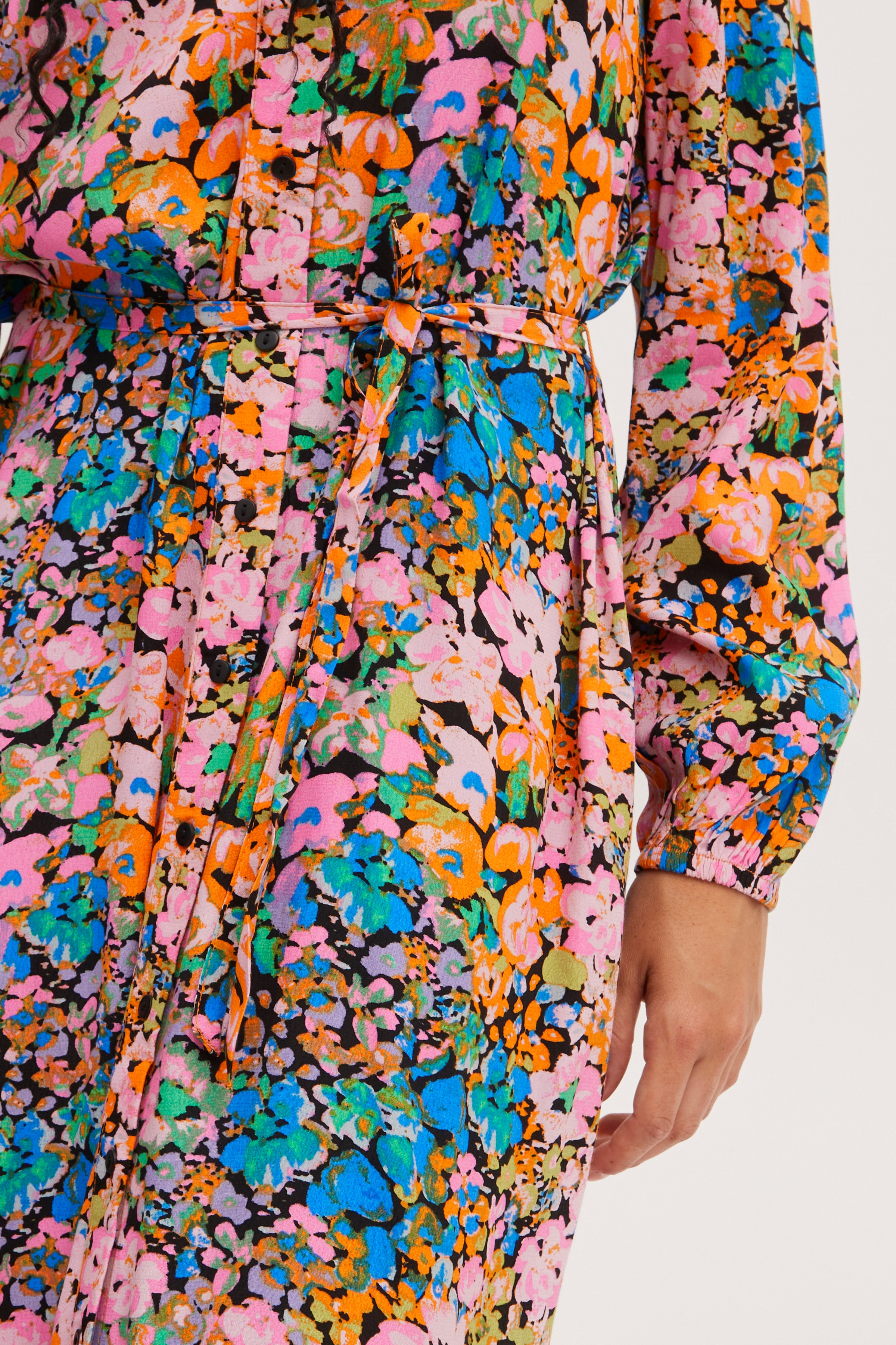 IHDUNALA Kjole LOOKBOOK DETAIL 20116735-201341