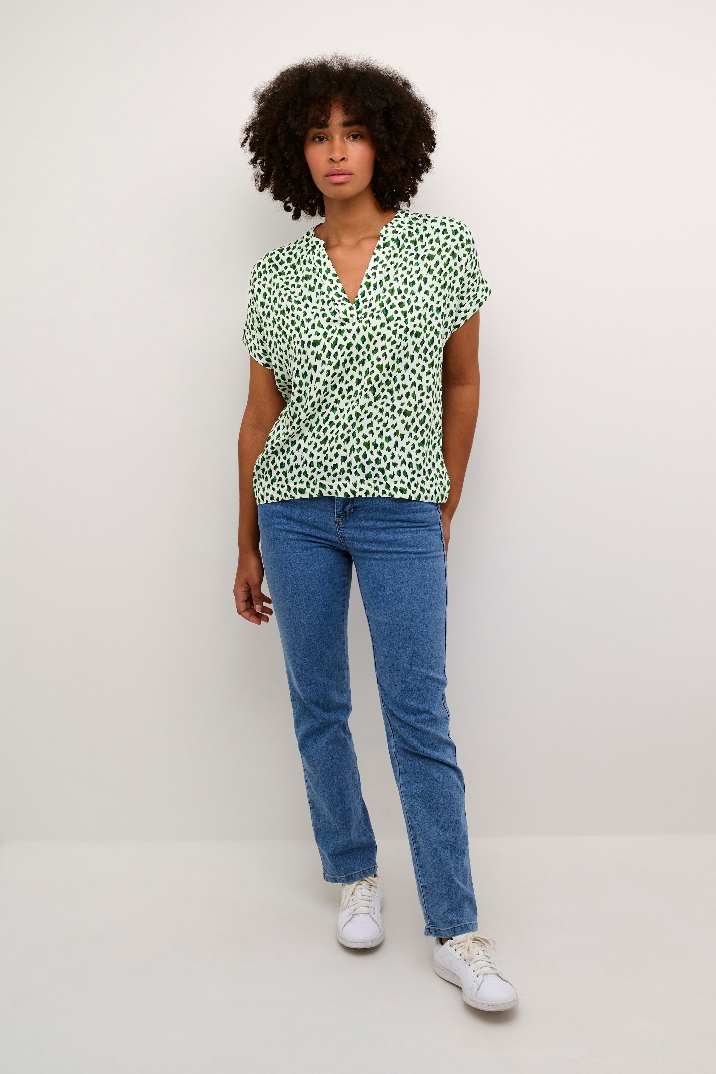 KAano Bluse LOOKBOOK FRONT 10506568-106487