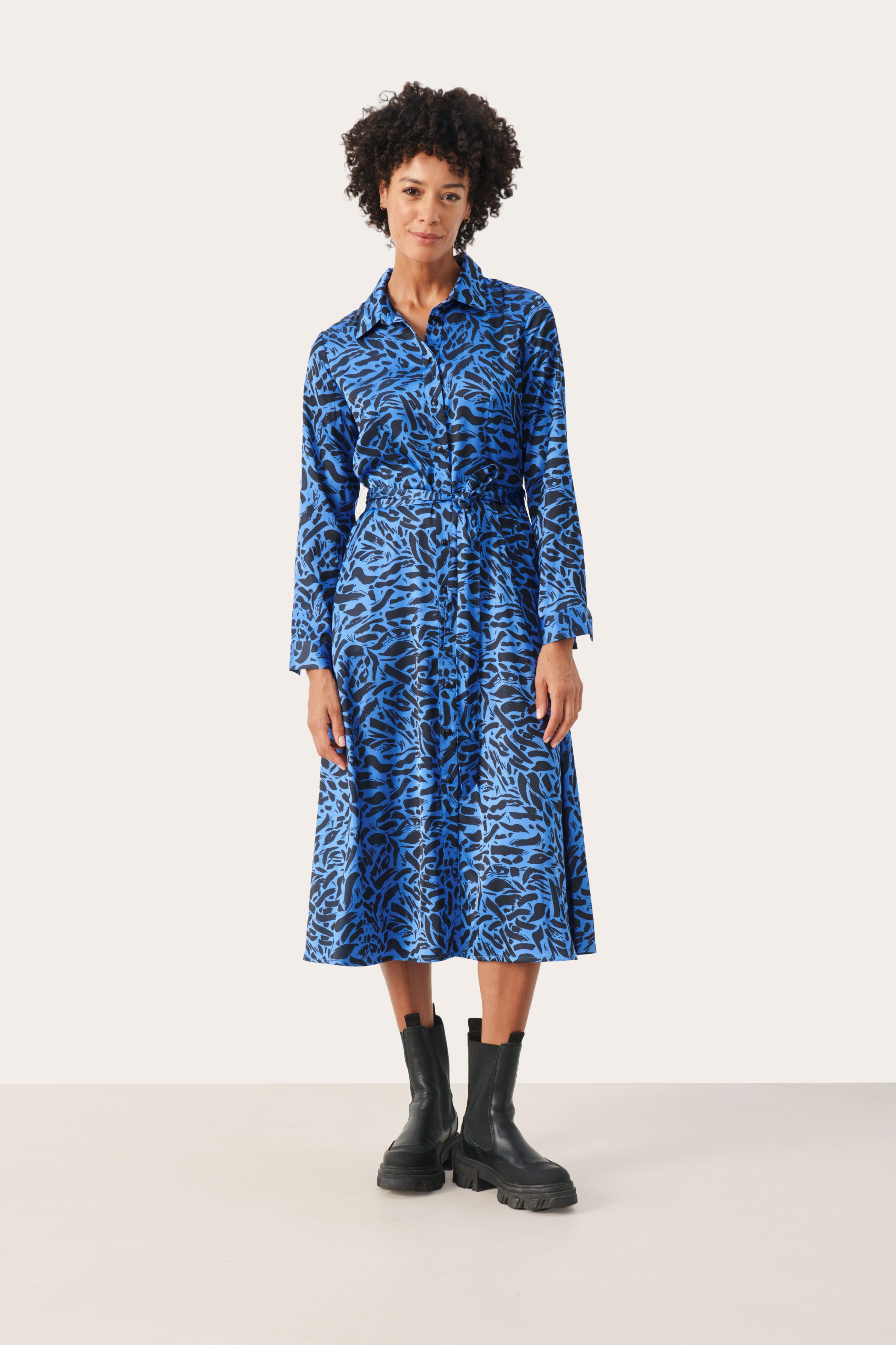 ShelbyPW Kleid LOOKBOOK FRONT 30308342-302619