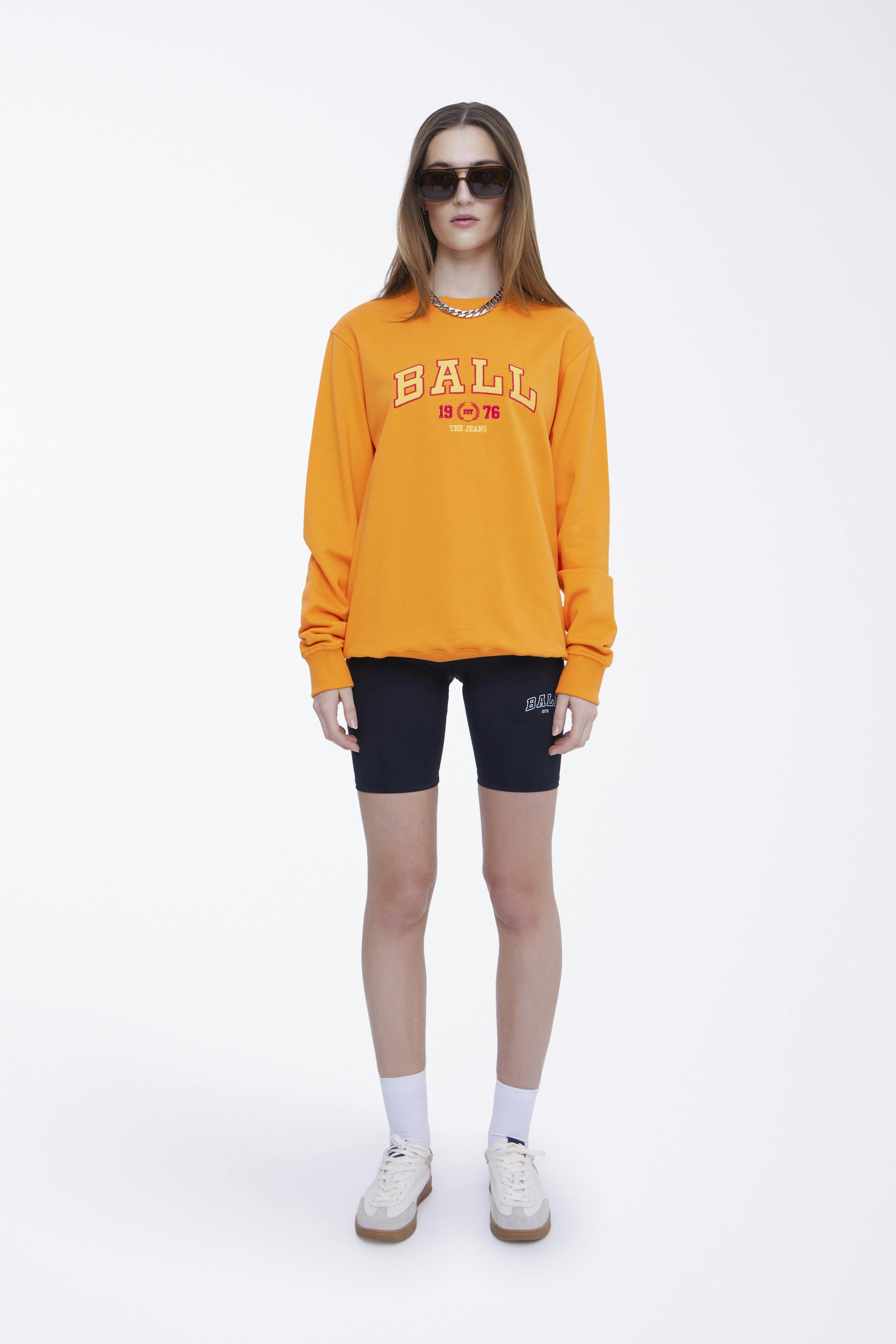 L. TAYLOR SWEATSHIRT LOOKBOOK FRONT 50400052-151263