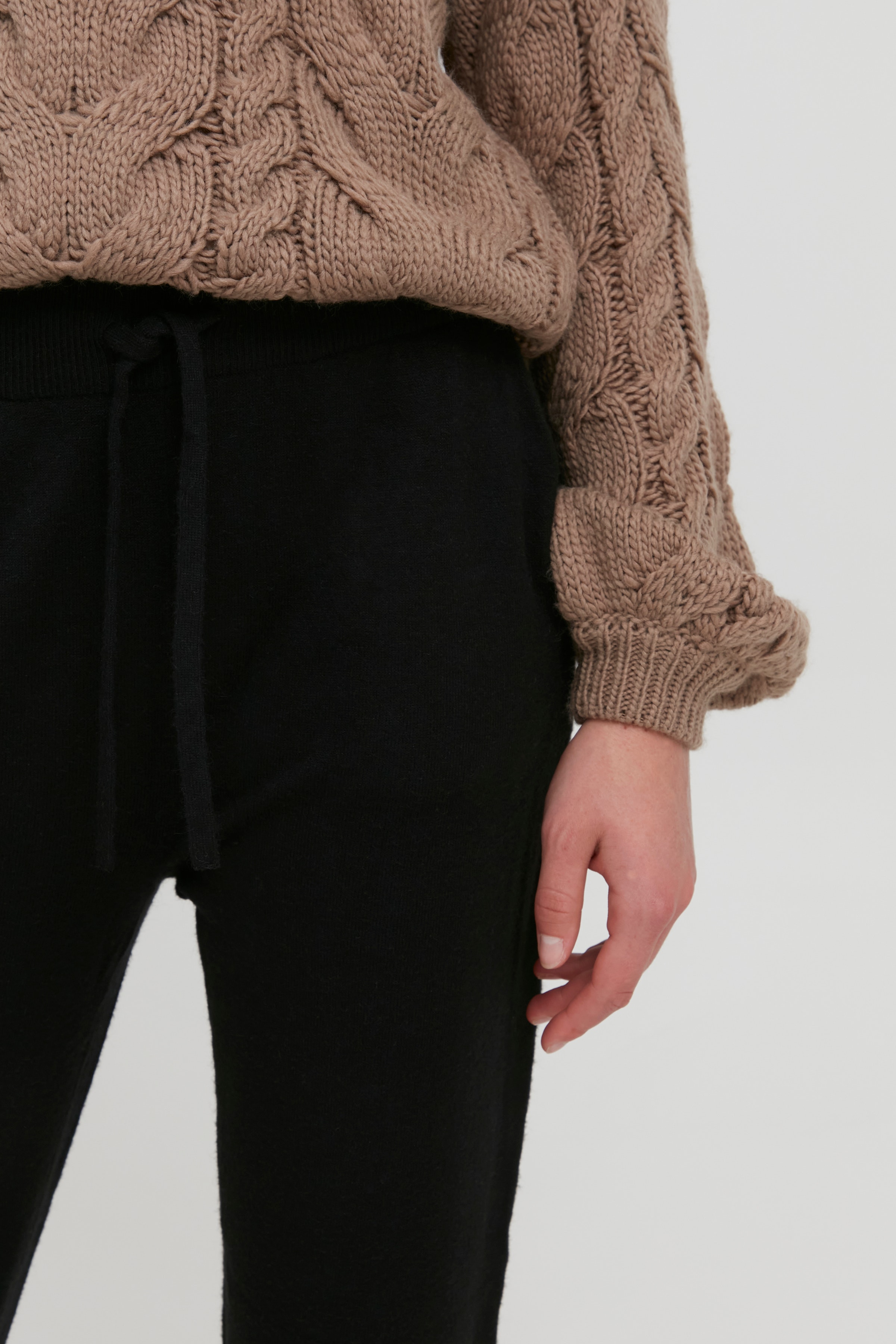 IHKAVA Bukser LOOKBOOK DETAIL 20115035-194008