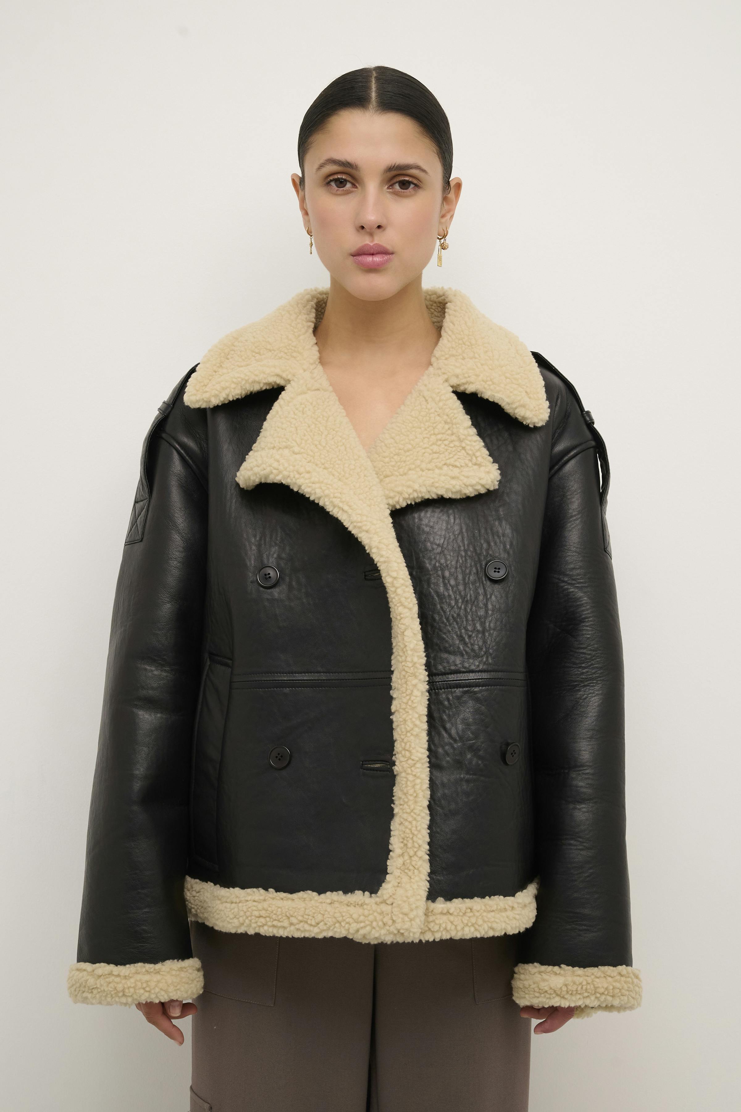 KleoKB Coat LOOKBOOK FRONT 10104515-194008