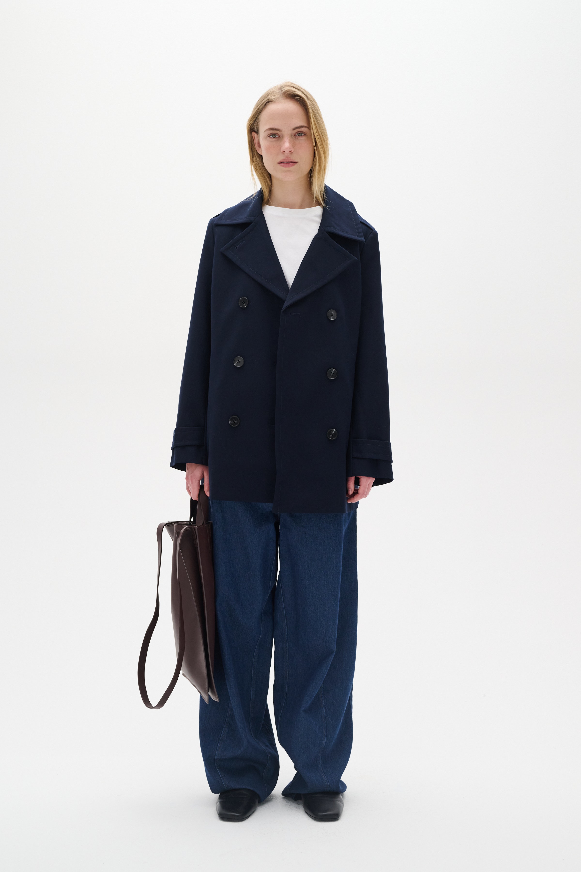 UlrykaIW Mantel LOOKBOOK FRONT 30110019-300005