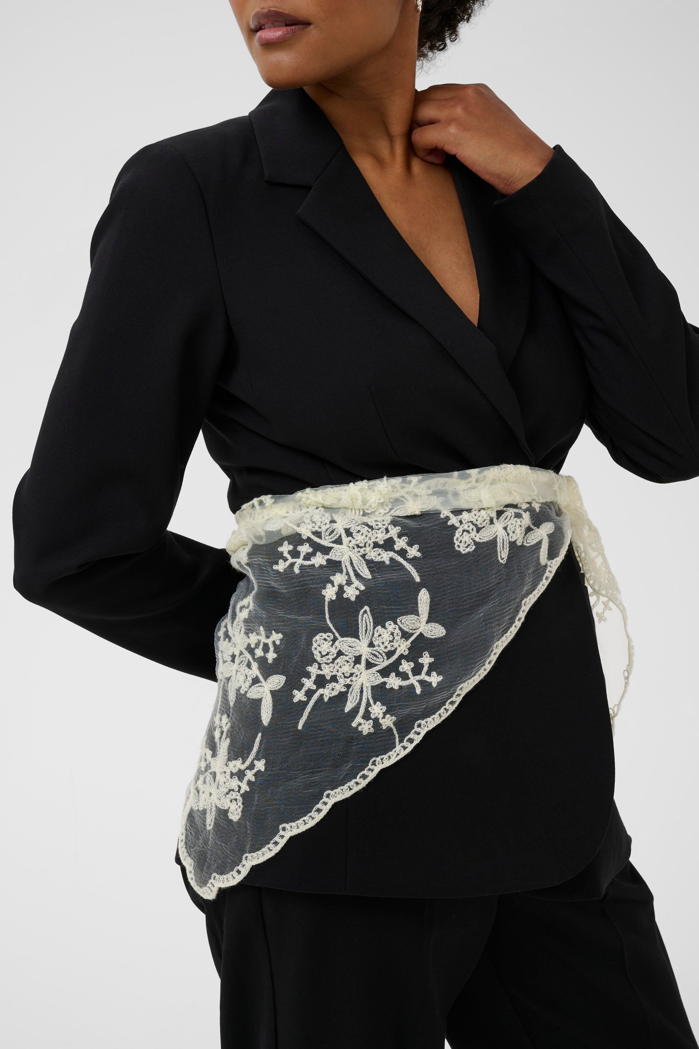 KAhally Scarf LOOKBOOK DETAIL 10512265-110602