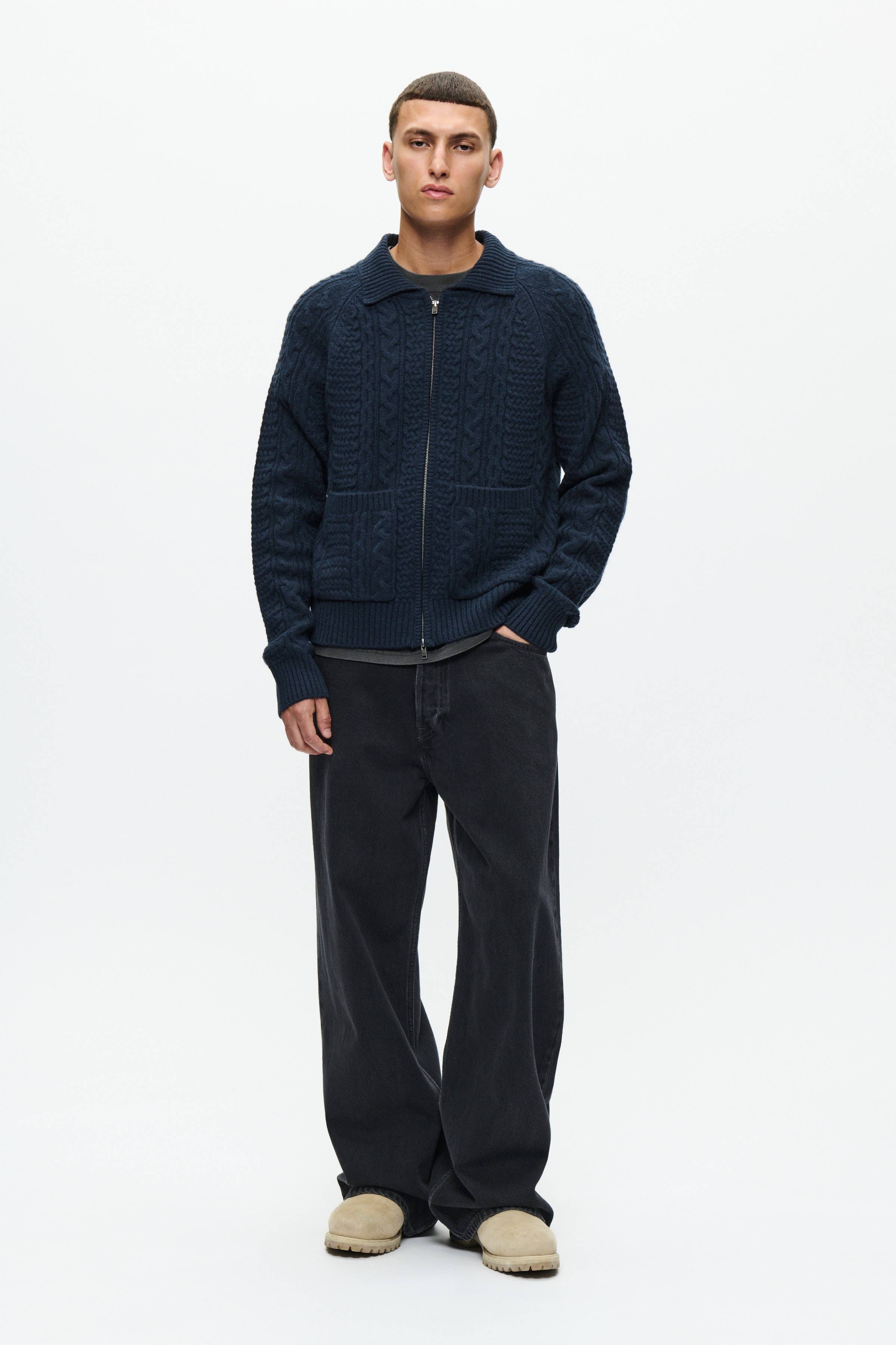 WWHolger Cardigan LOOKBOOK FRONT 30251742-194011