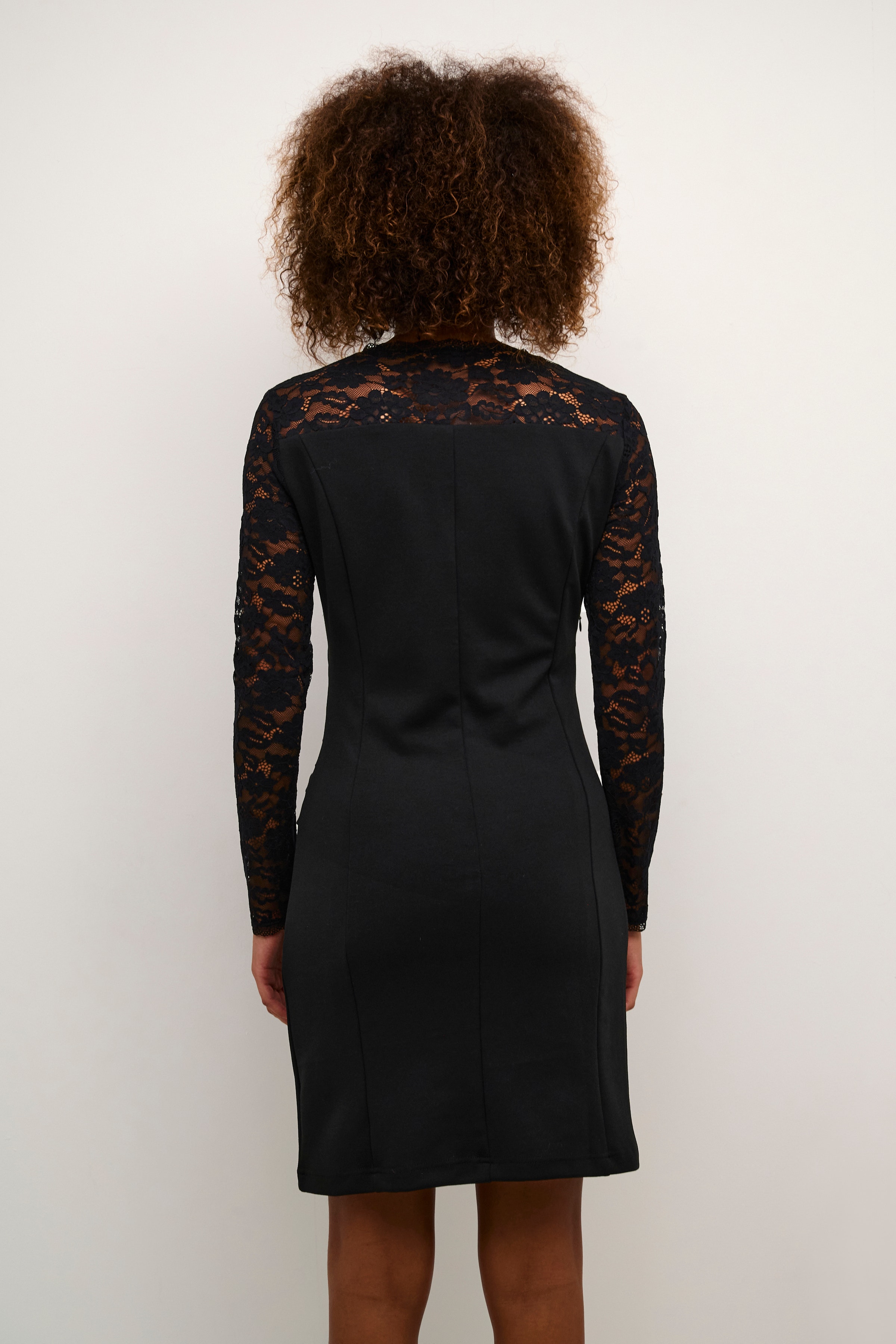 KAlara Dress LOOKBOOK FRONT 10508109-100121