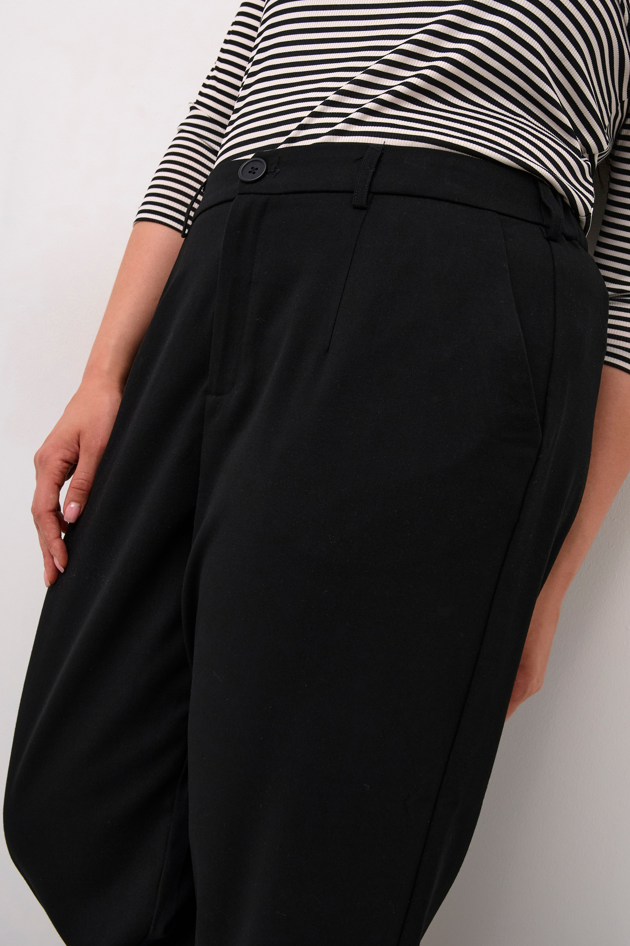 KCmerla Byxor LOOKBOOK DETAIL 10582231-100121