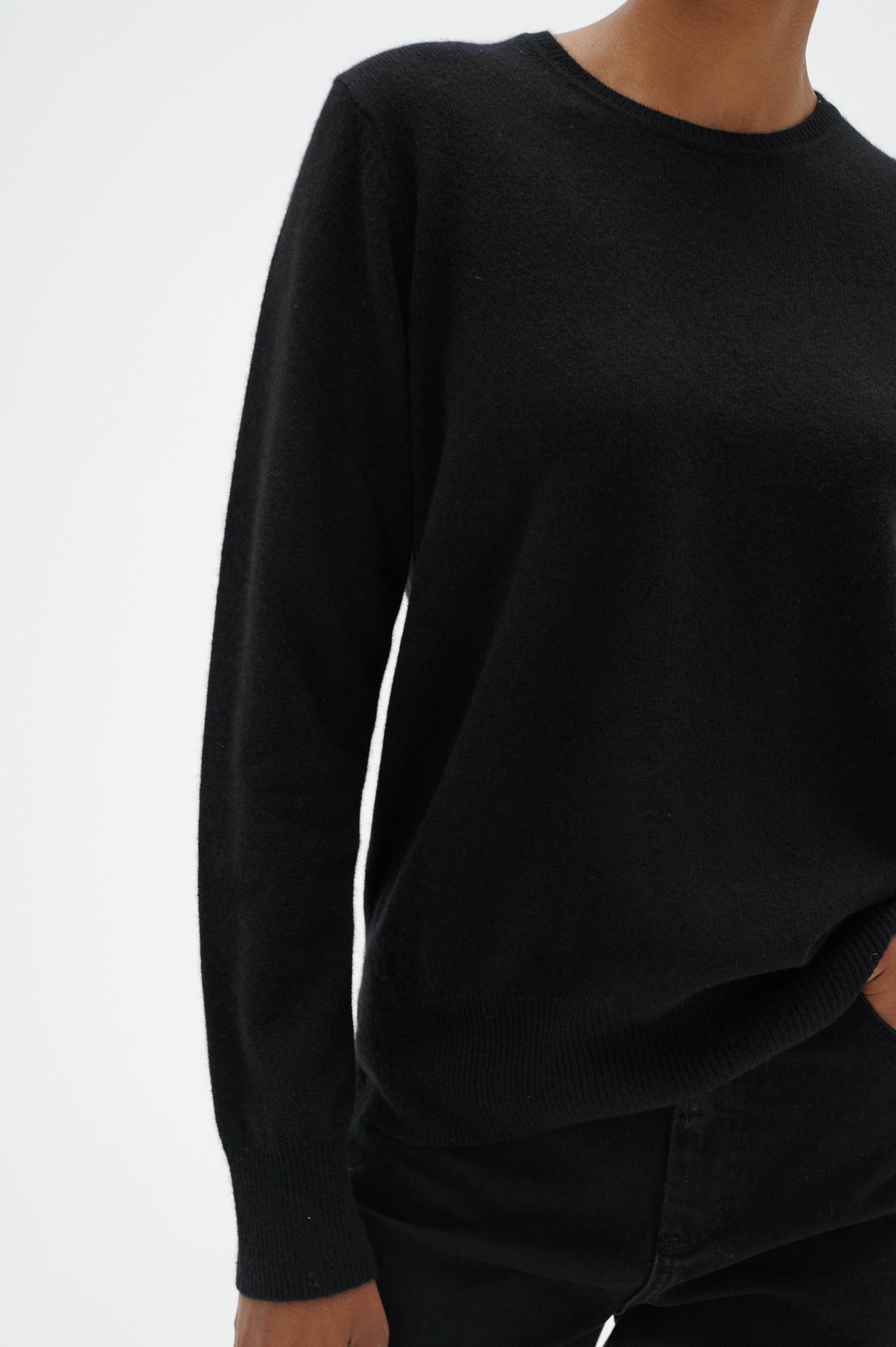 LukkaIW Crew-neck Cashmere Pullover LOOKBOOK DETAIL 30107629-10050