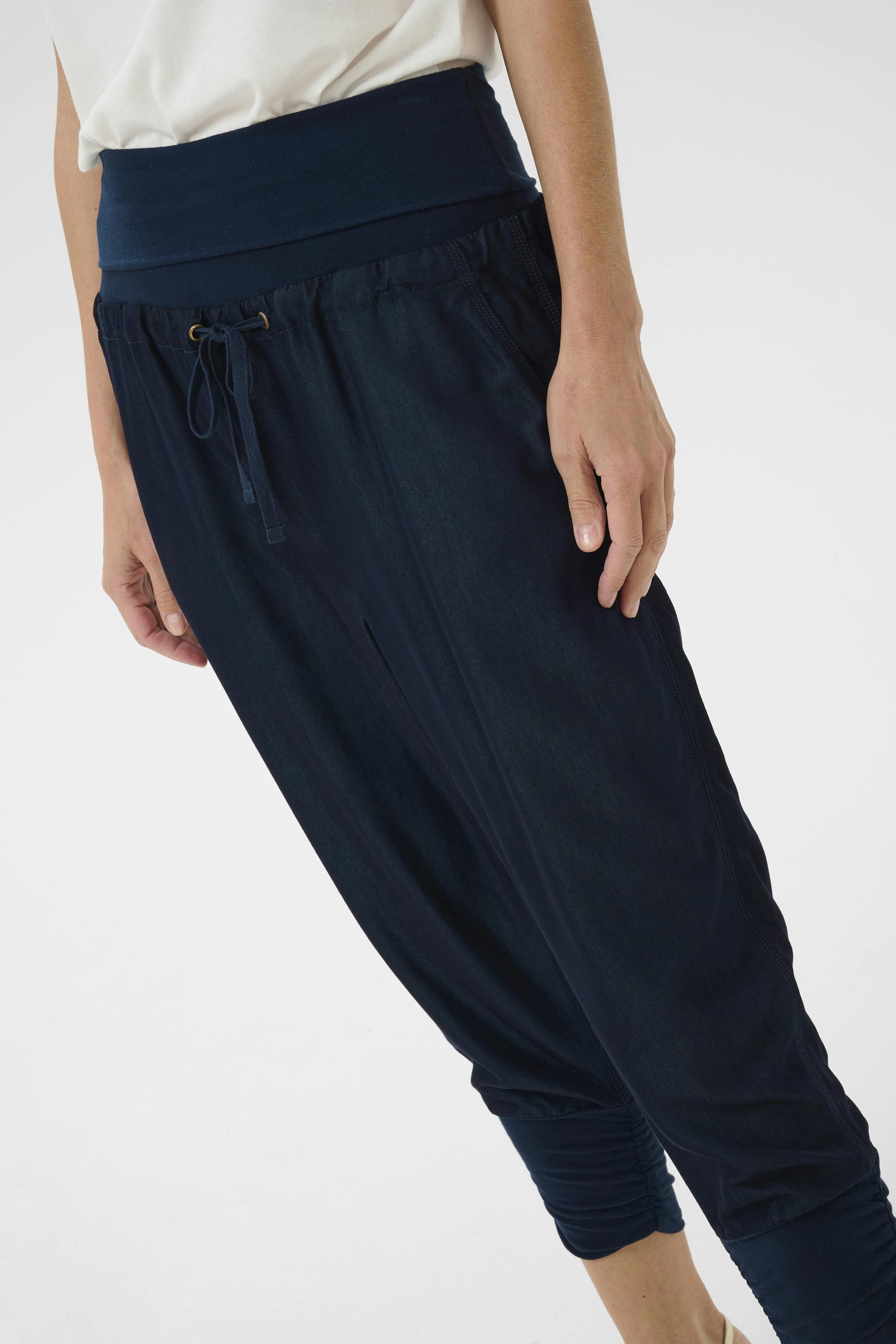 Line Pantalon LOOKBOOK DETAIL 10604697-193923