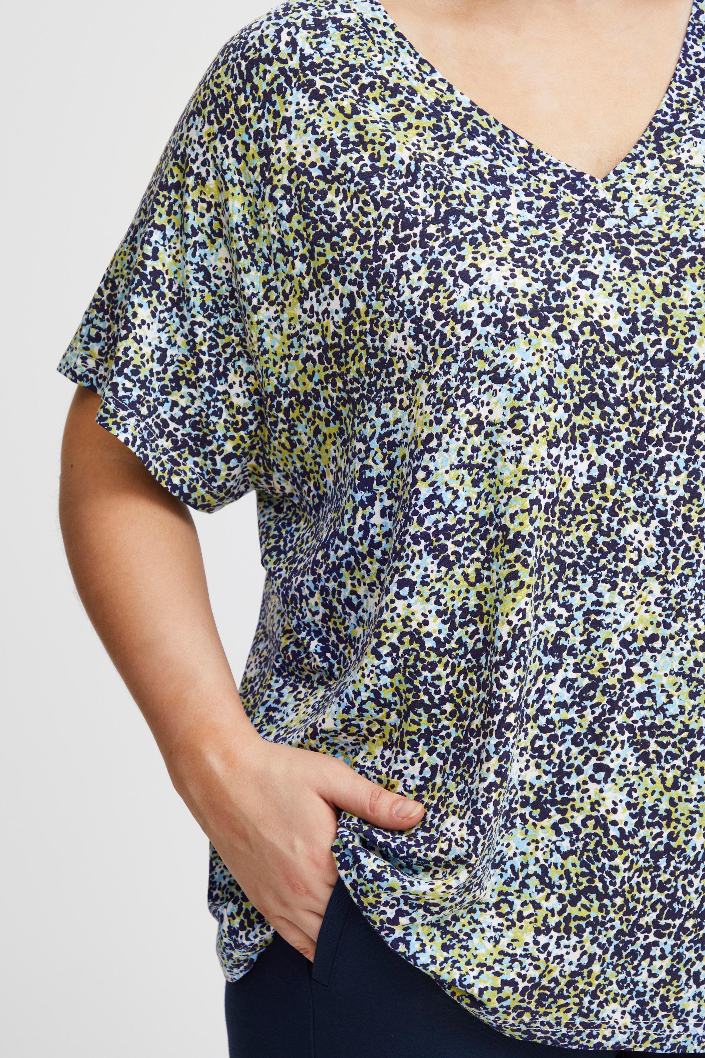 FPFLORAL T-shirt LOOKBOOK DETAIL 20611642-202360