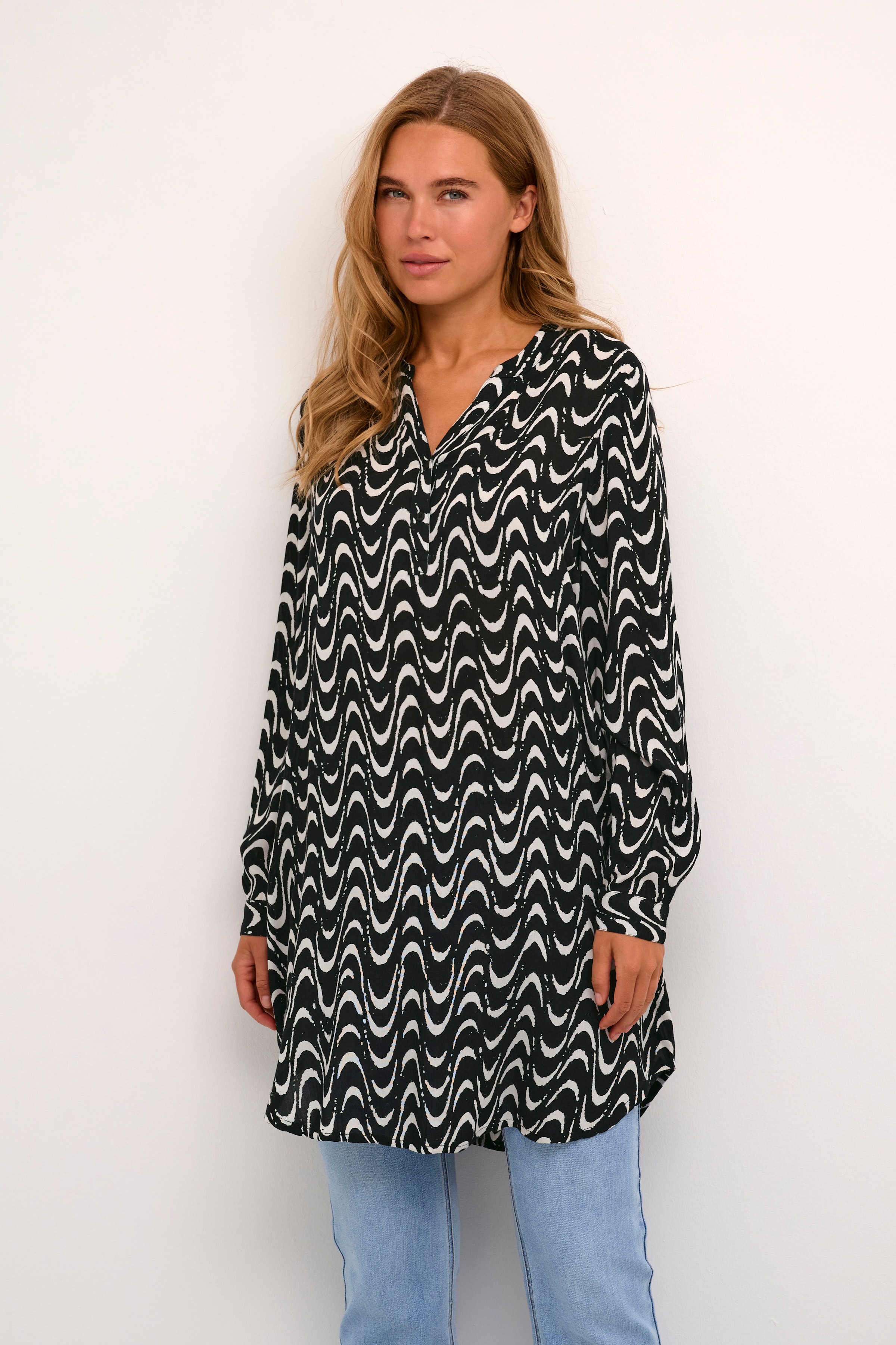 KAmira Tunika LOOKBOOK FRONT 10508284-105320