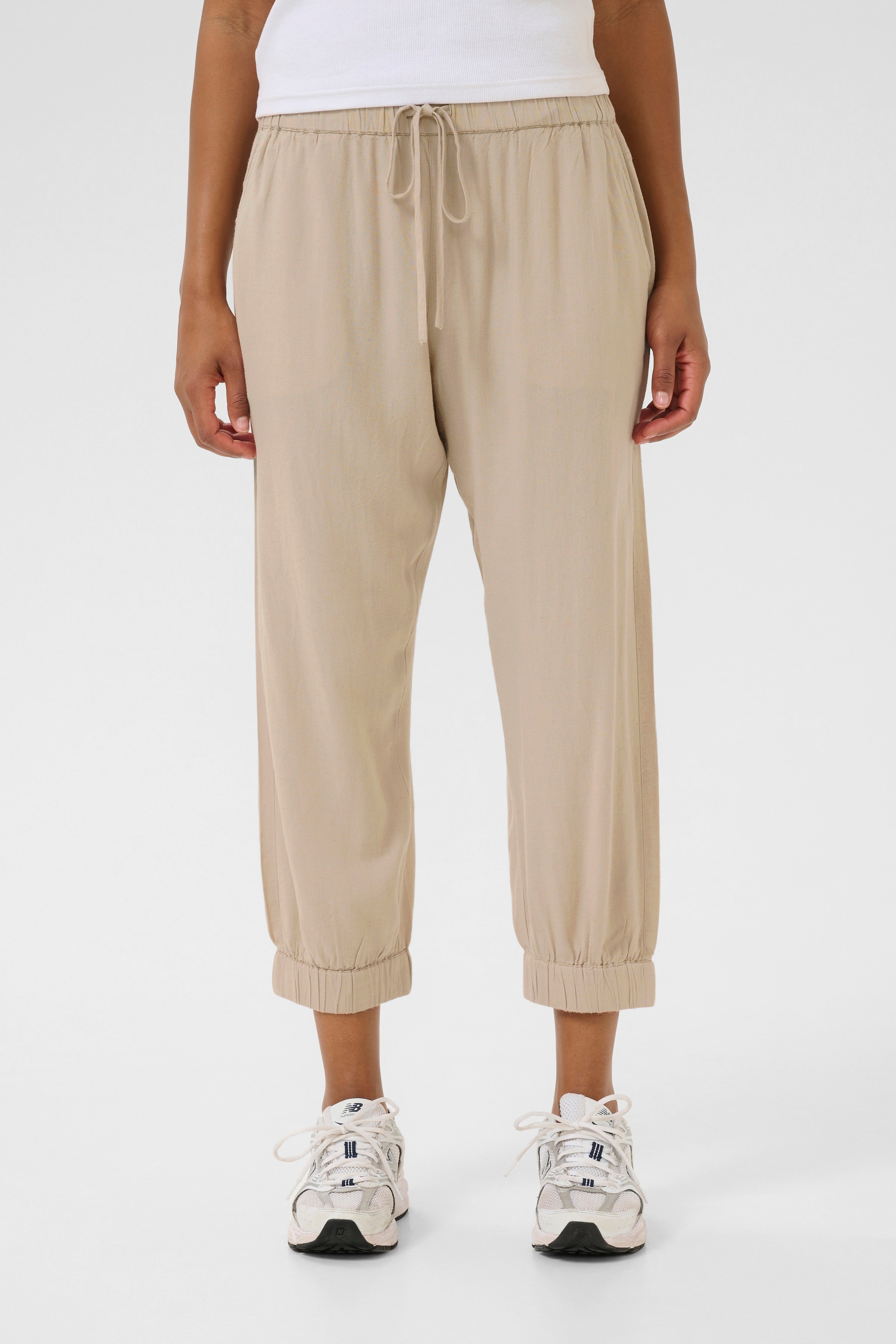 KAmilia Lin Bukser LOOKBOOK FRONT 10509669-151305