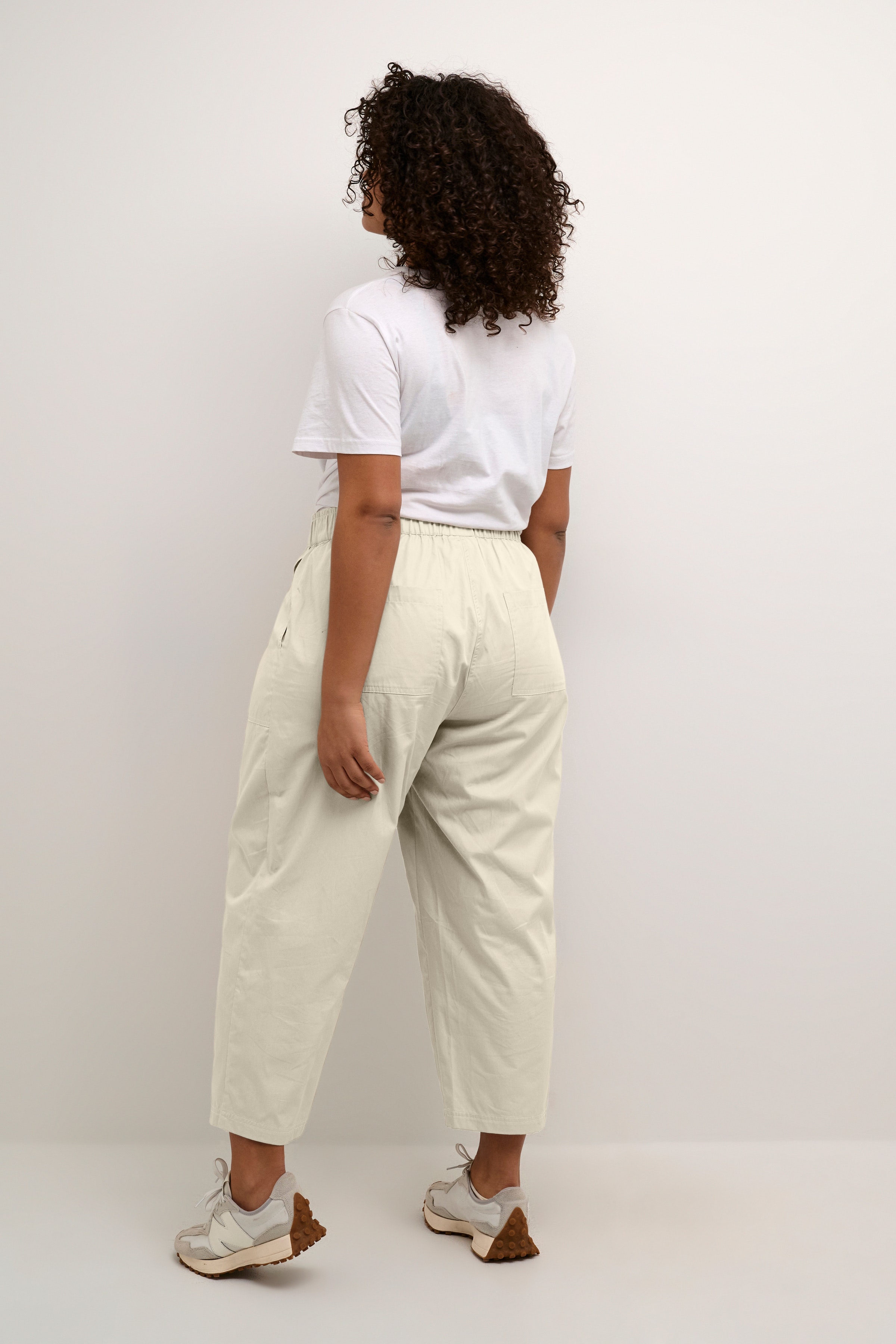 KCbarry Trousers LOOKBOOK BACK 10582312-151305